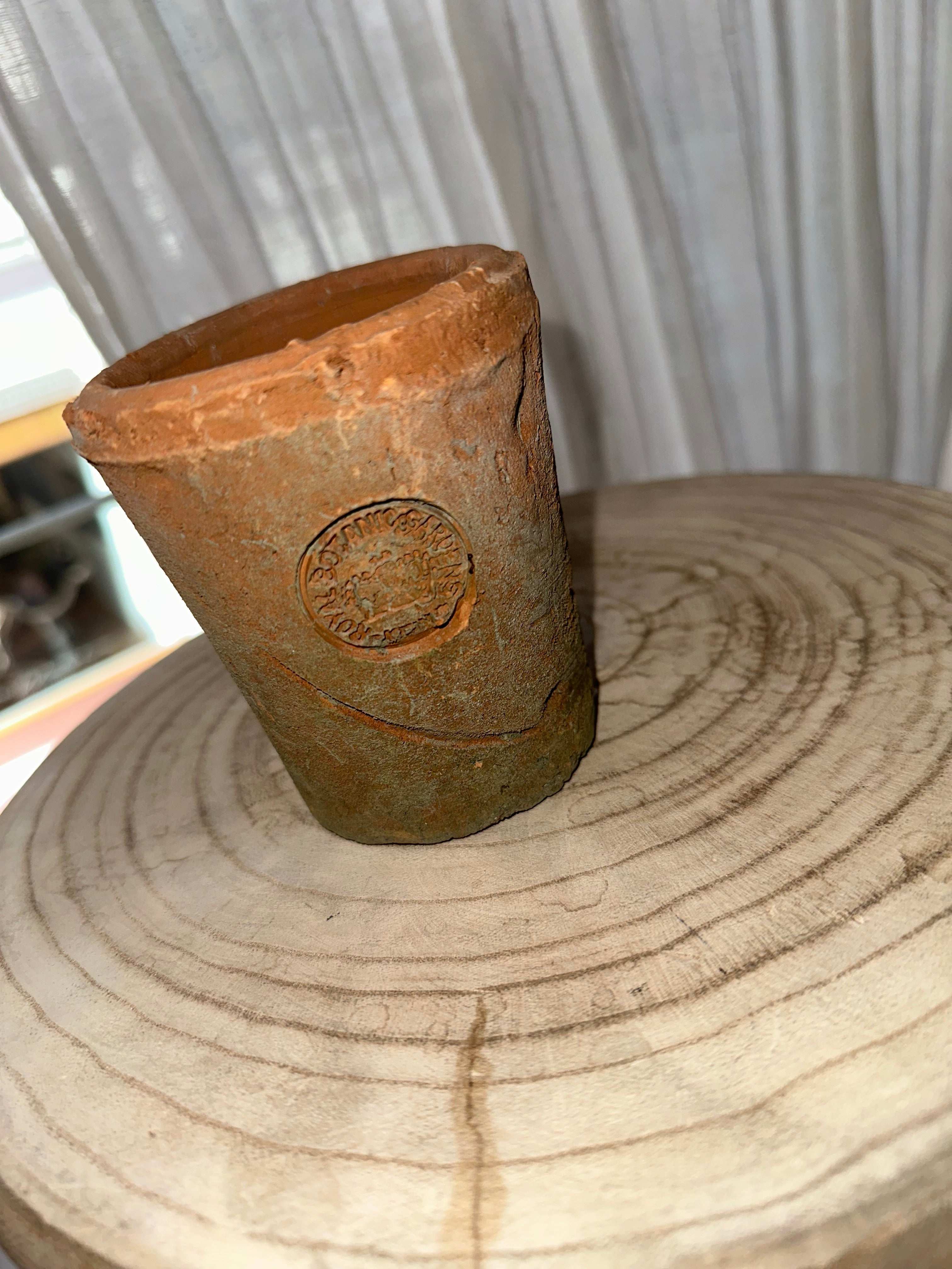 Kew Terracotta cylinder pot