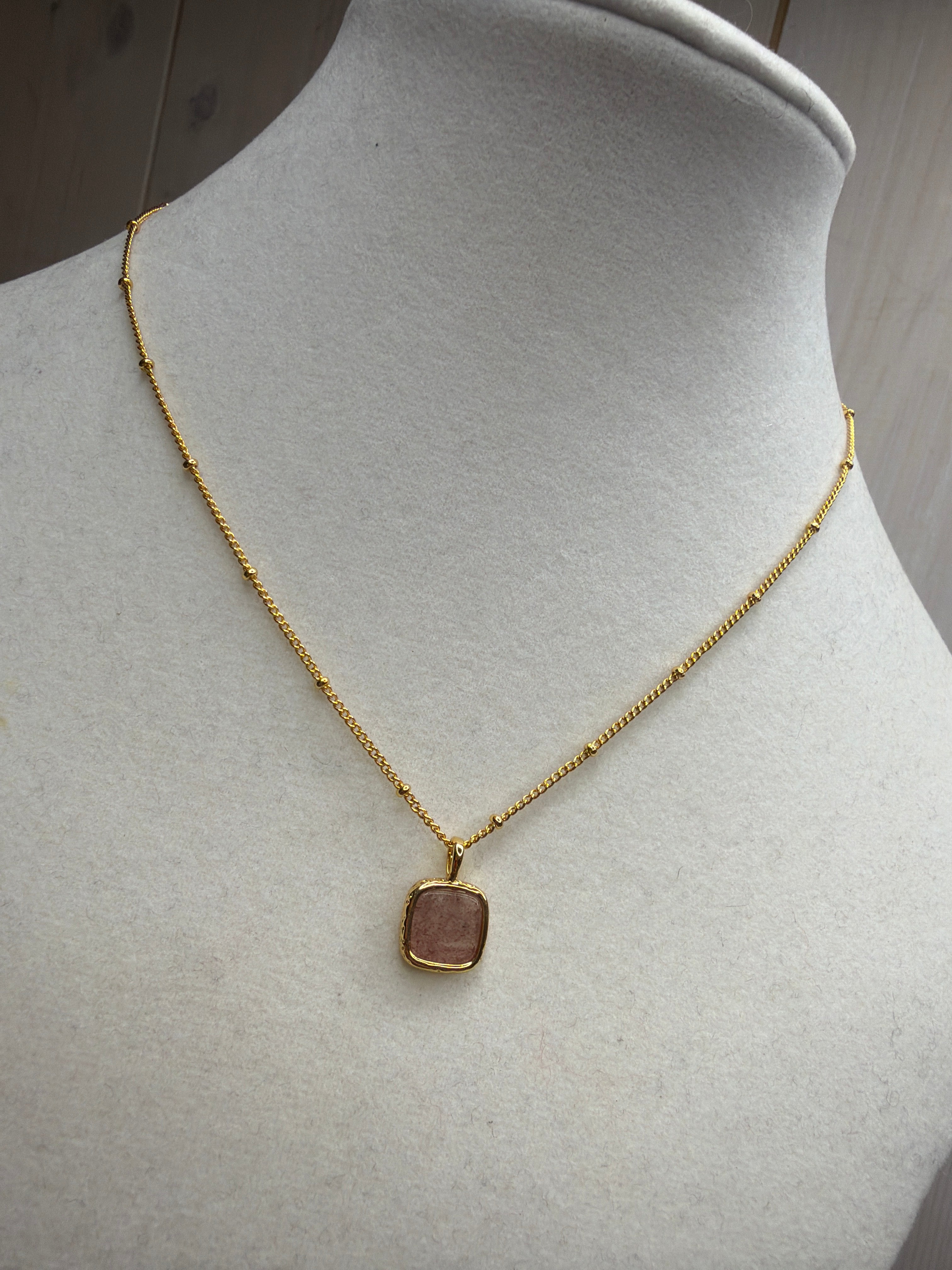Natural stone pendant necklace