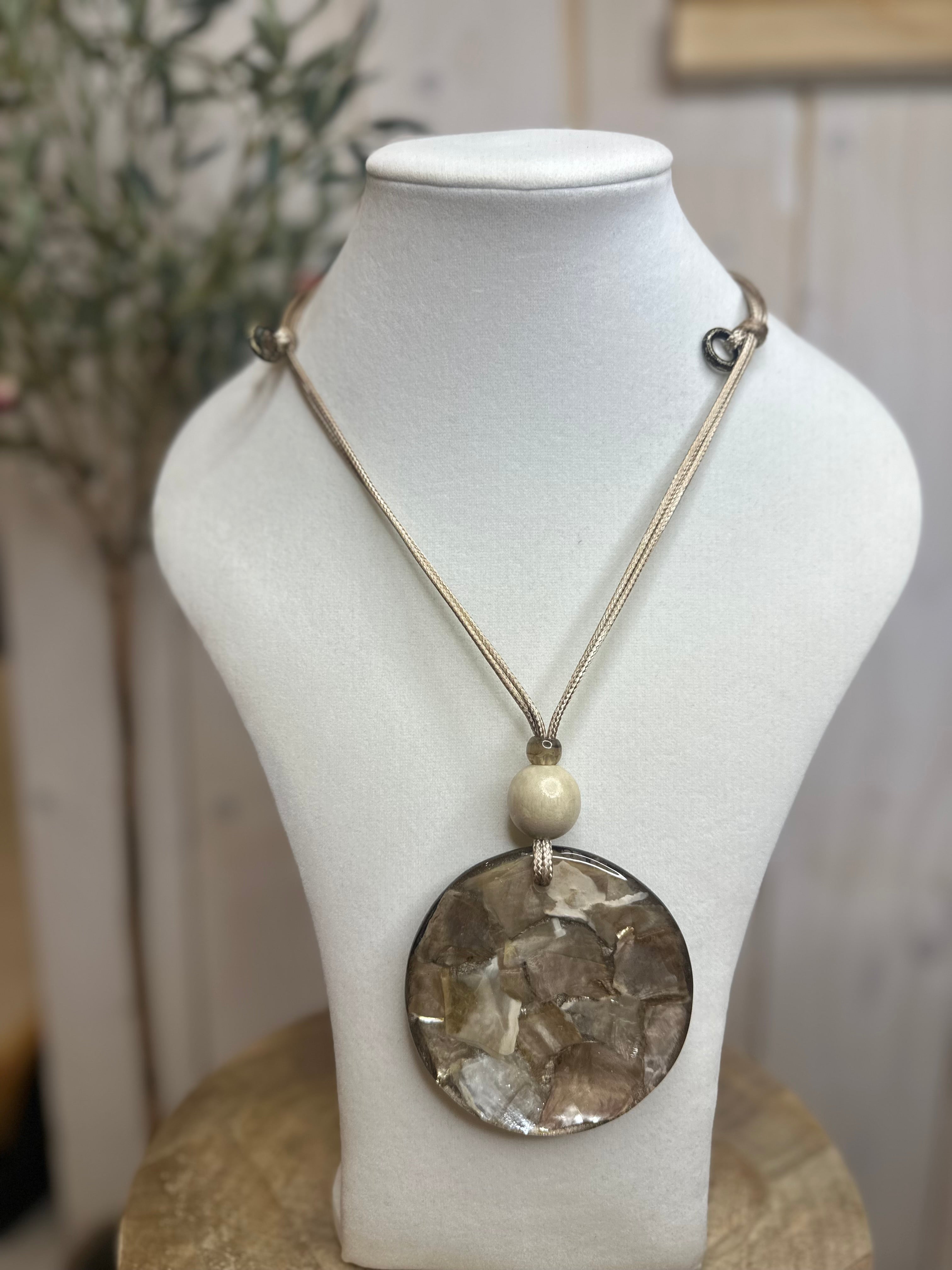 Shell Inlay Disc Necklace