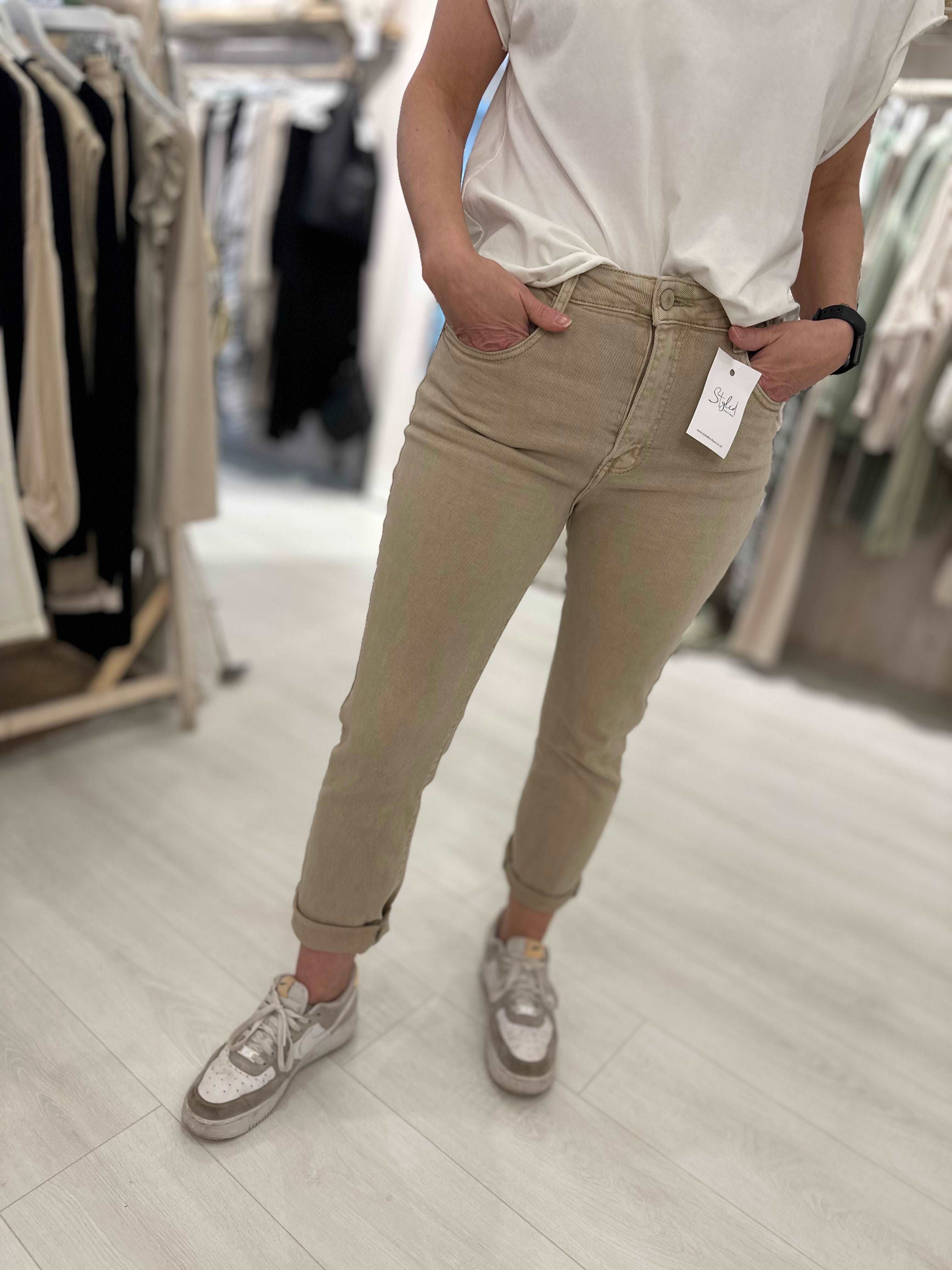 Mom Fit G-Smack Jeans