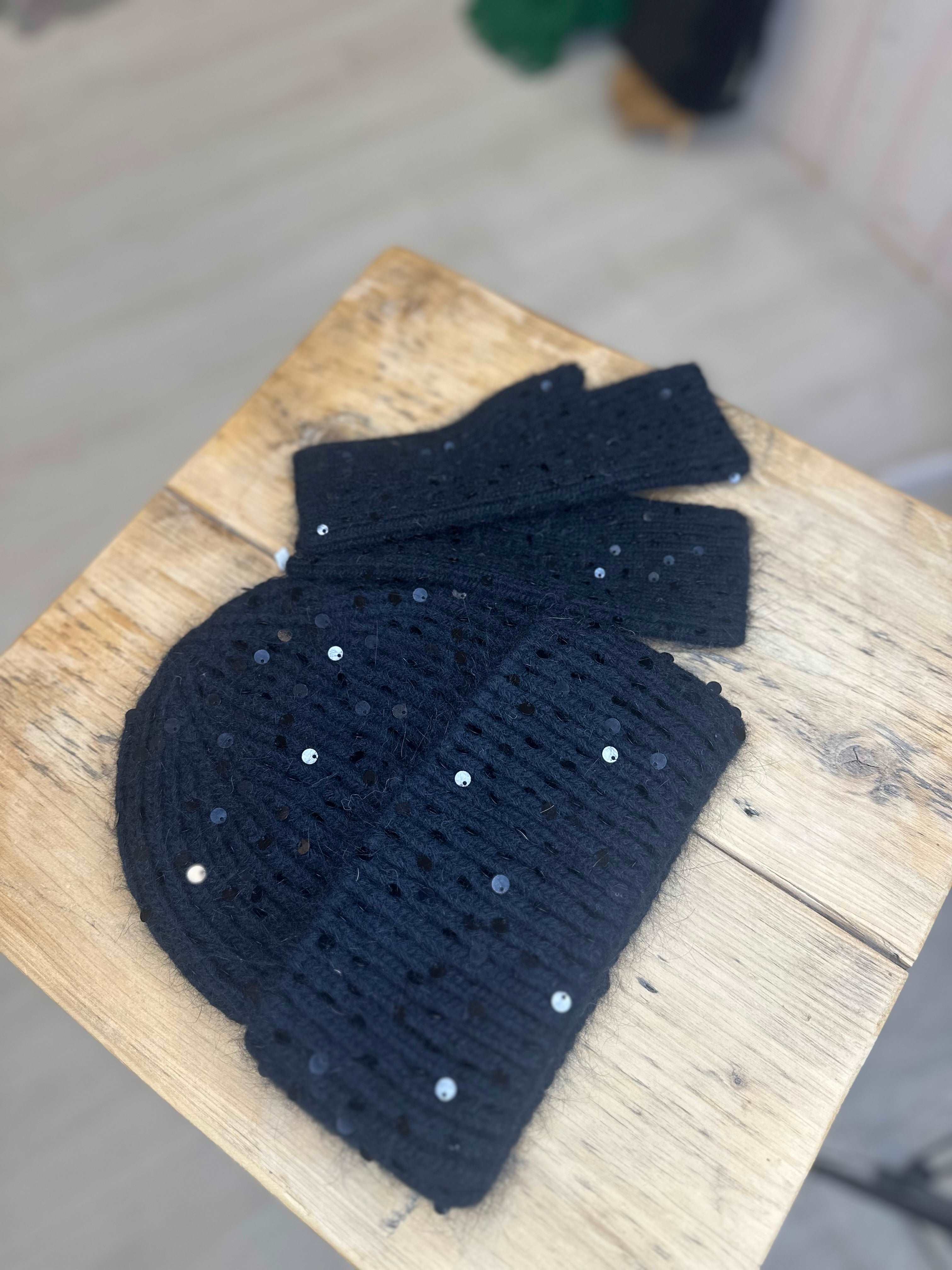 Sequin Hat and Gloves Set
