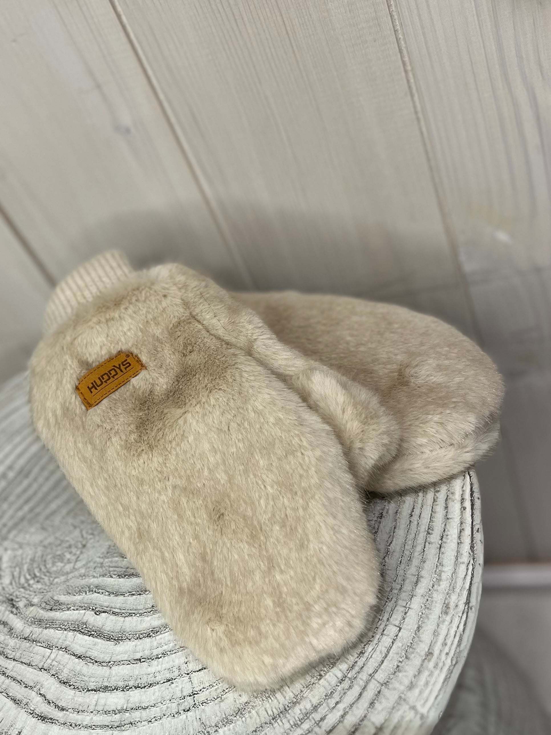 Freddie Faux Fur Mitten