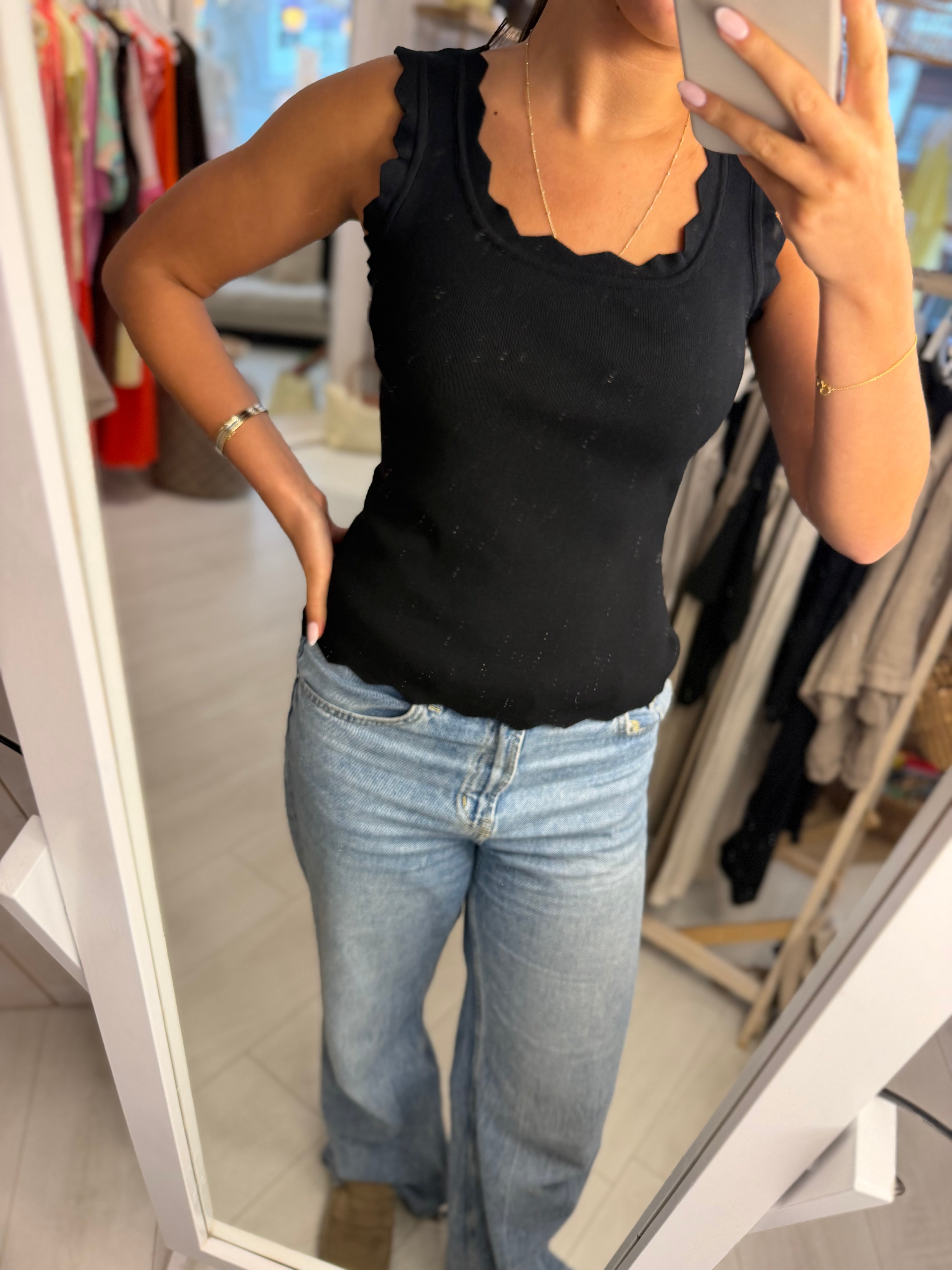 Scallop Edge Vest
