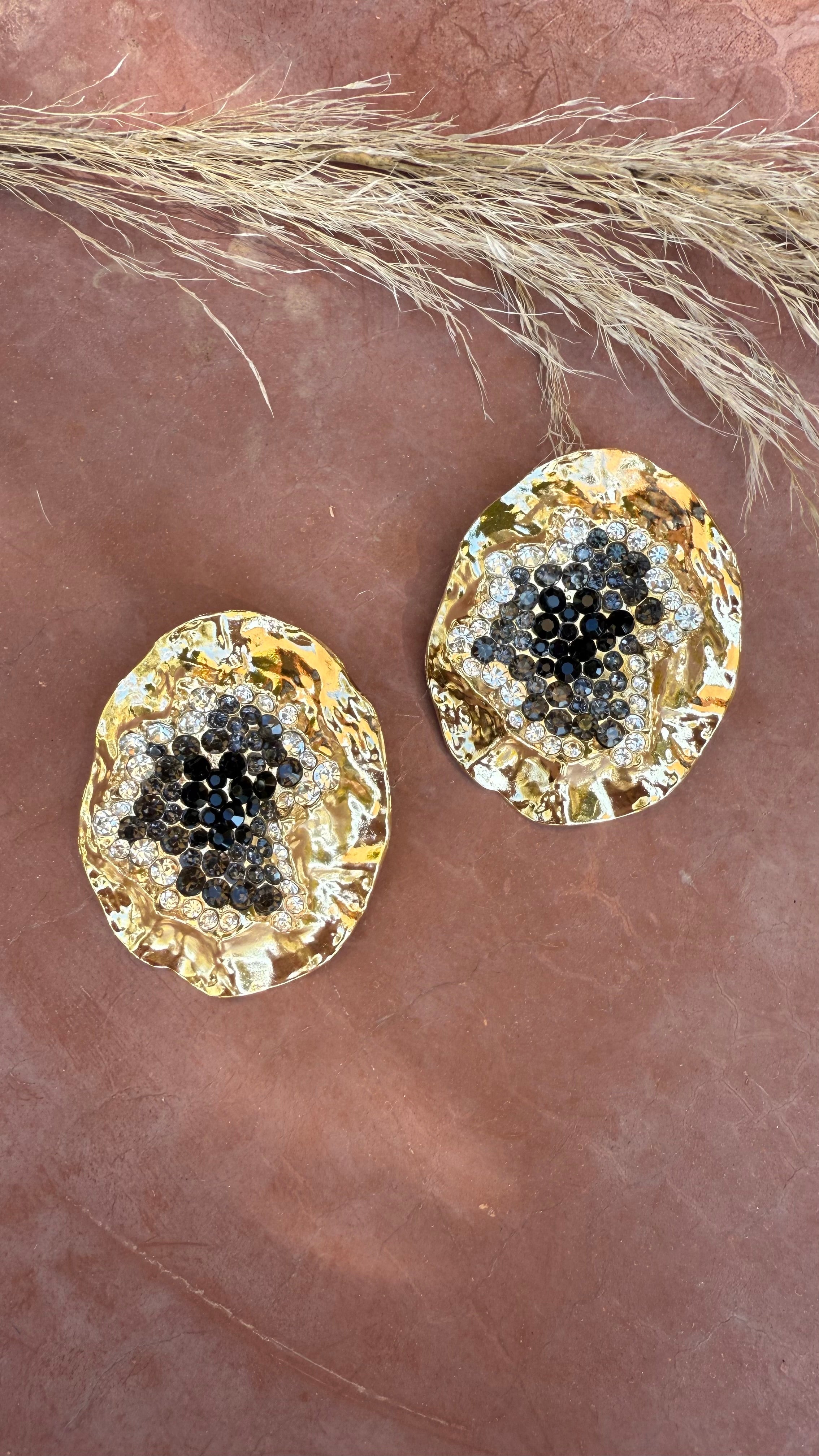 Aya Large Crest Earrings