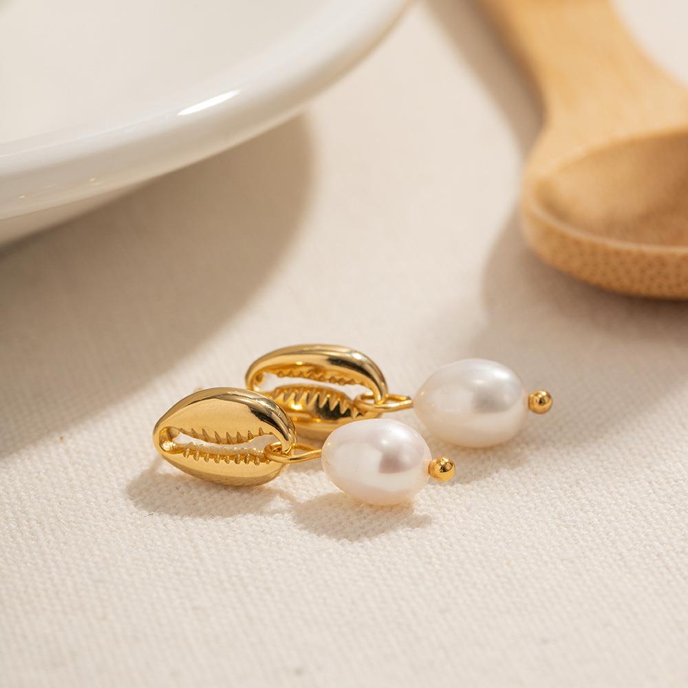 Cowrie shell & pearl drop earring
