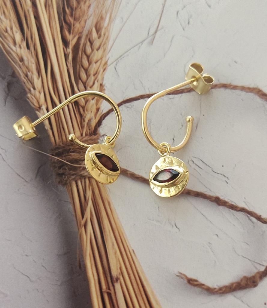 Eye charm earring in gold with Labradorite