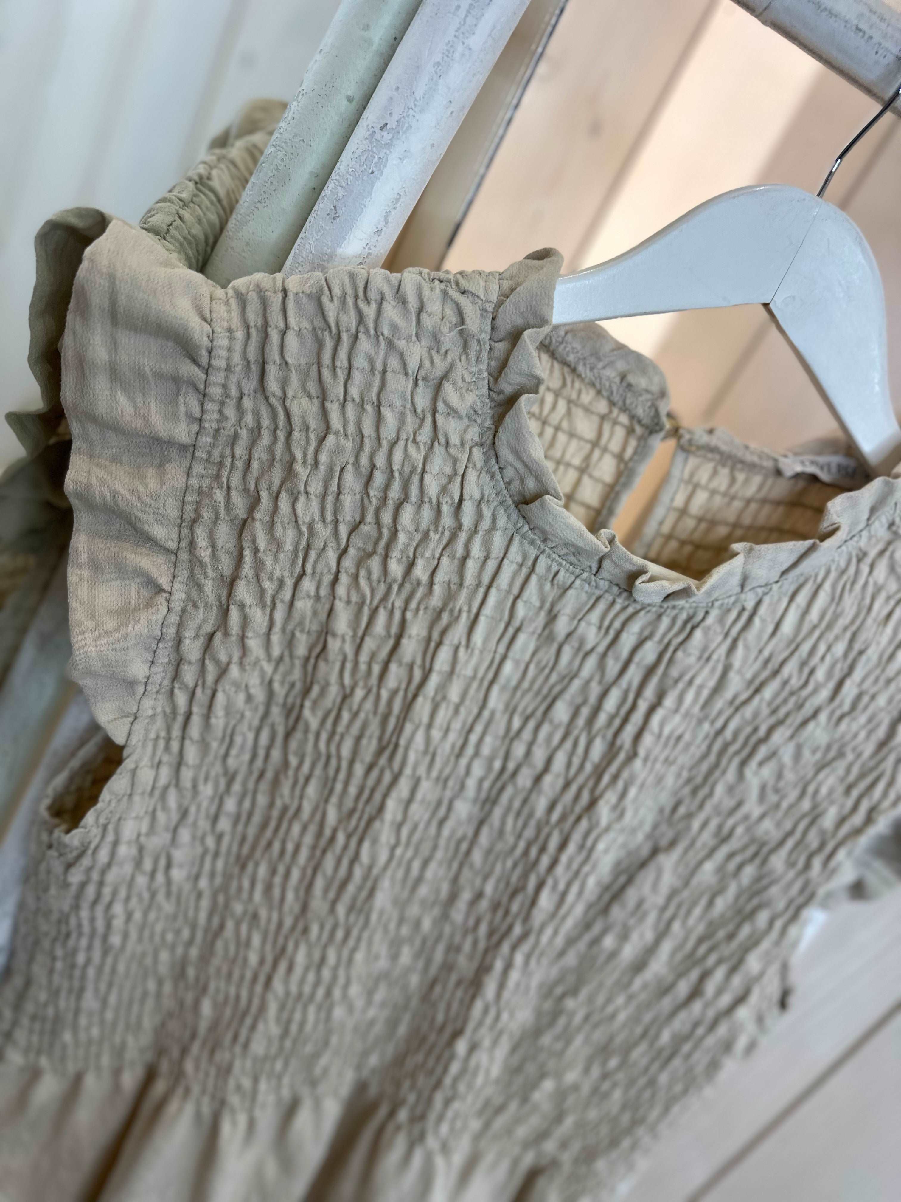 Athena Curve Frill Sleeve