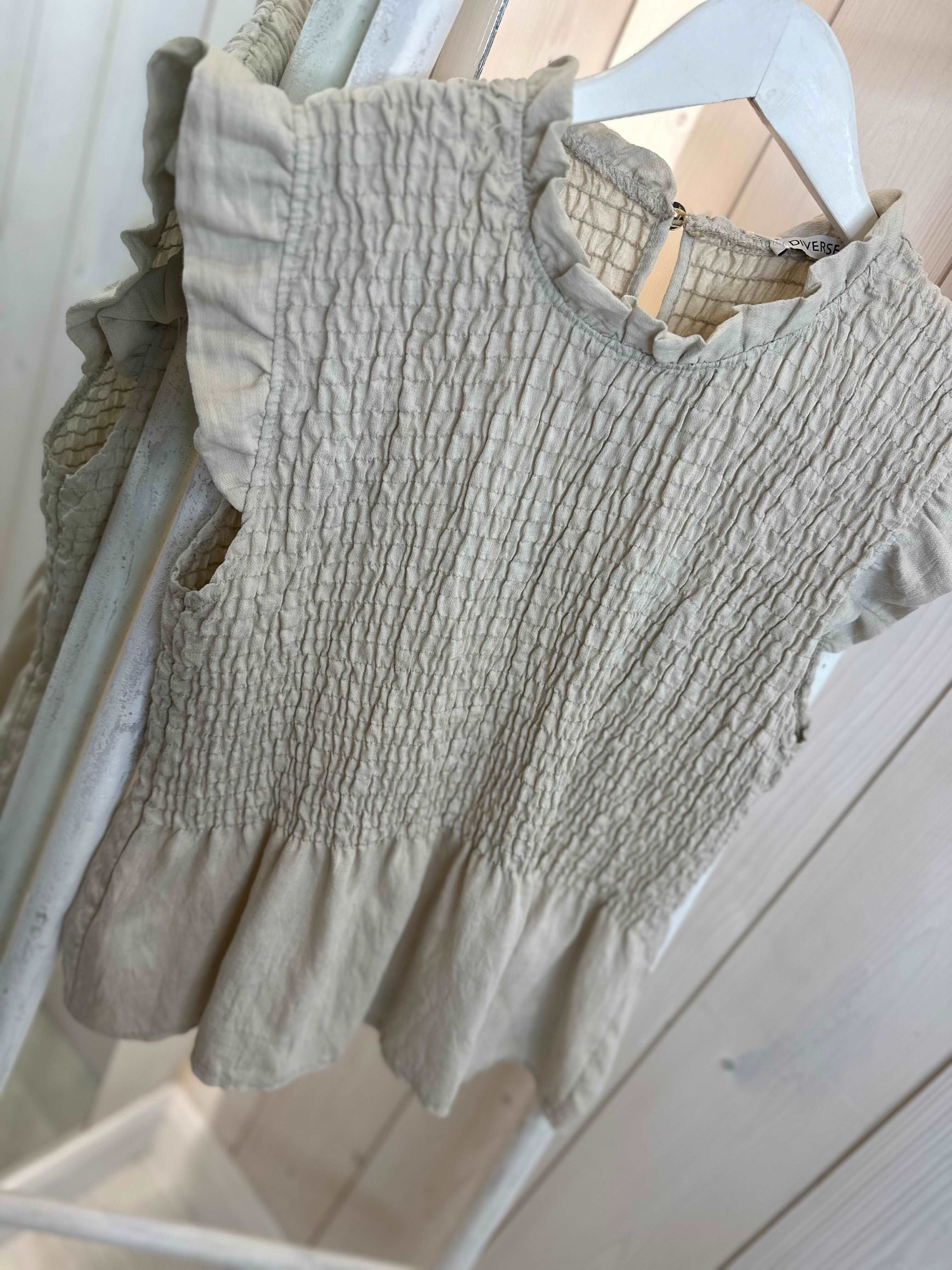 Athena Curve Frill Sleeve