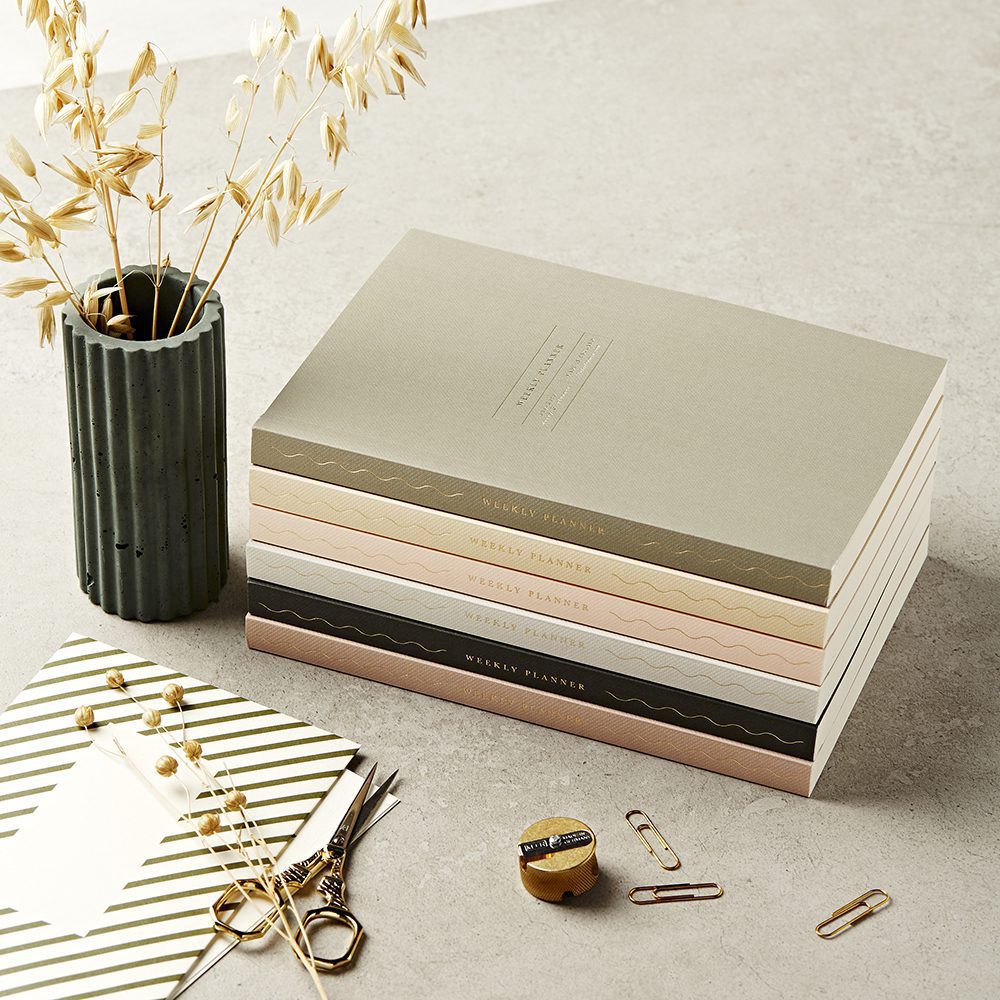 A5 LAY FLAT ANY DATE WEEKLY PLANNER IN SHELL