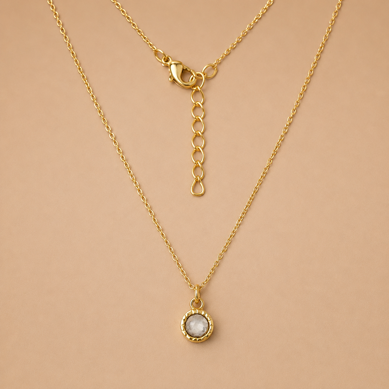 Faceted round pendant necklace