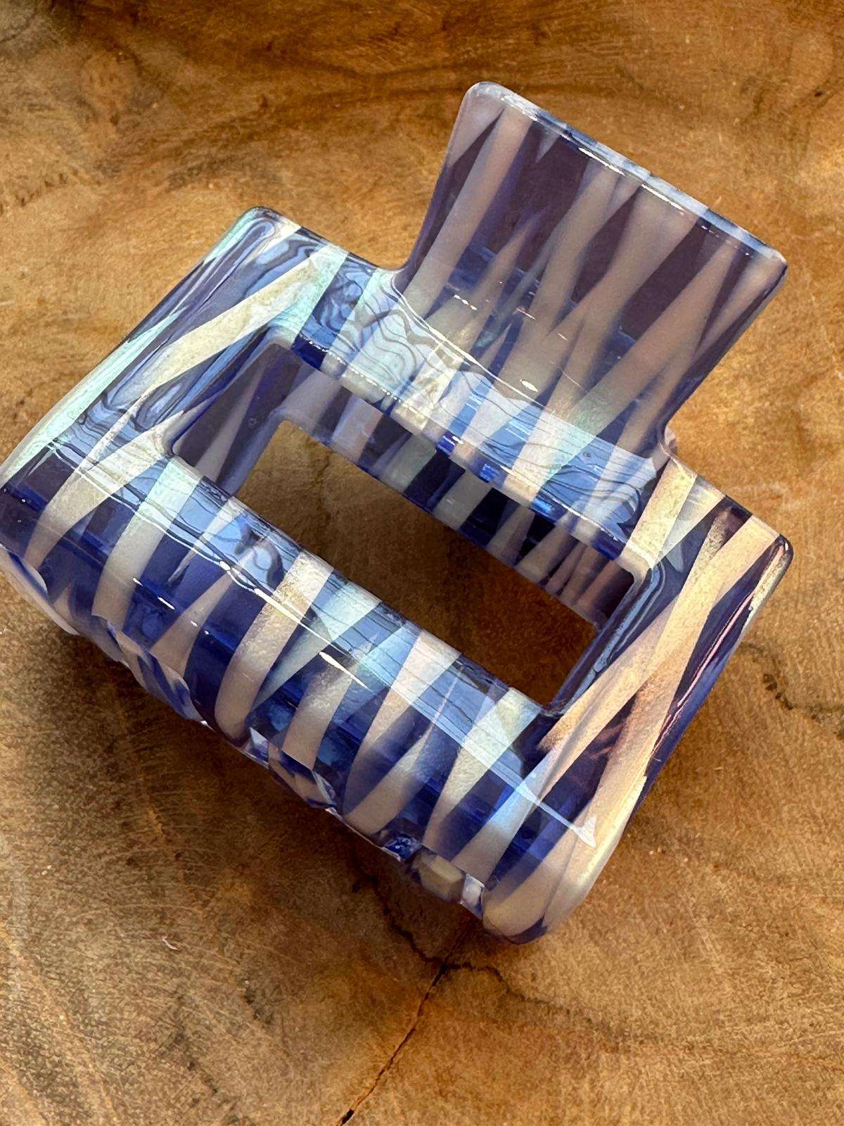 Mid Size Resin Claw Clip
