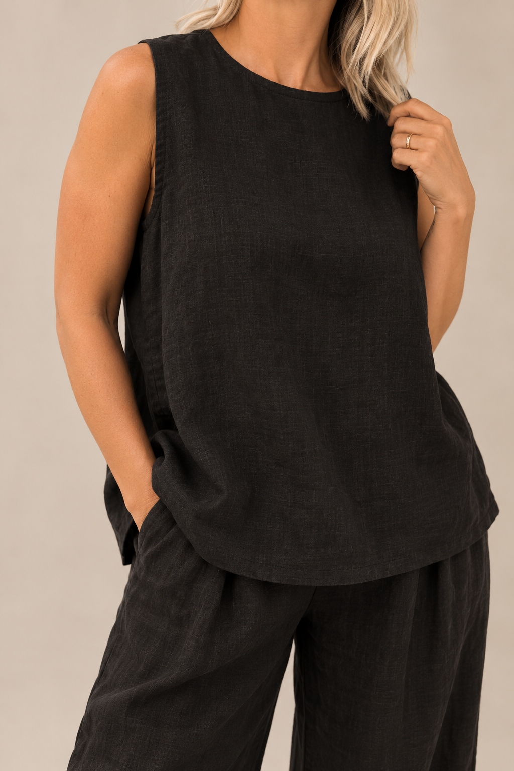 Bonnie Linen Button Back