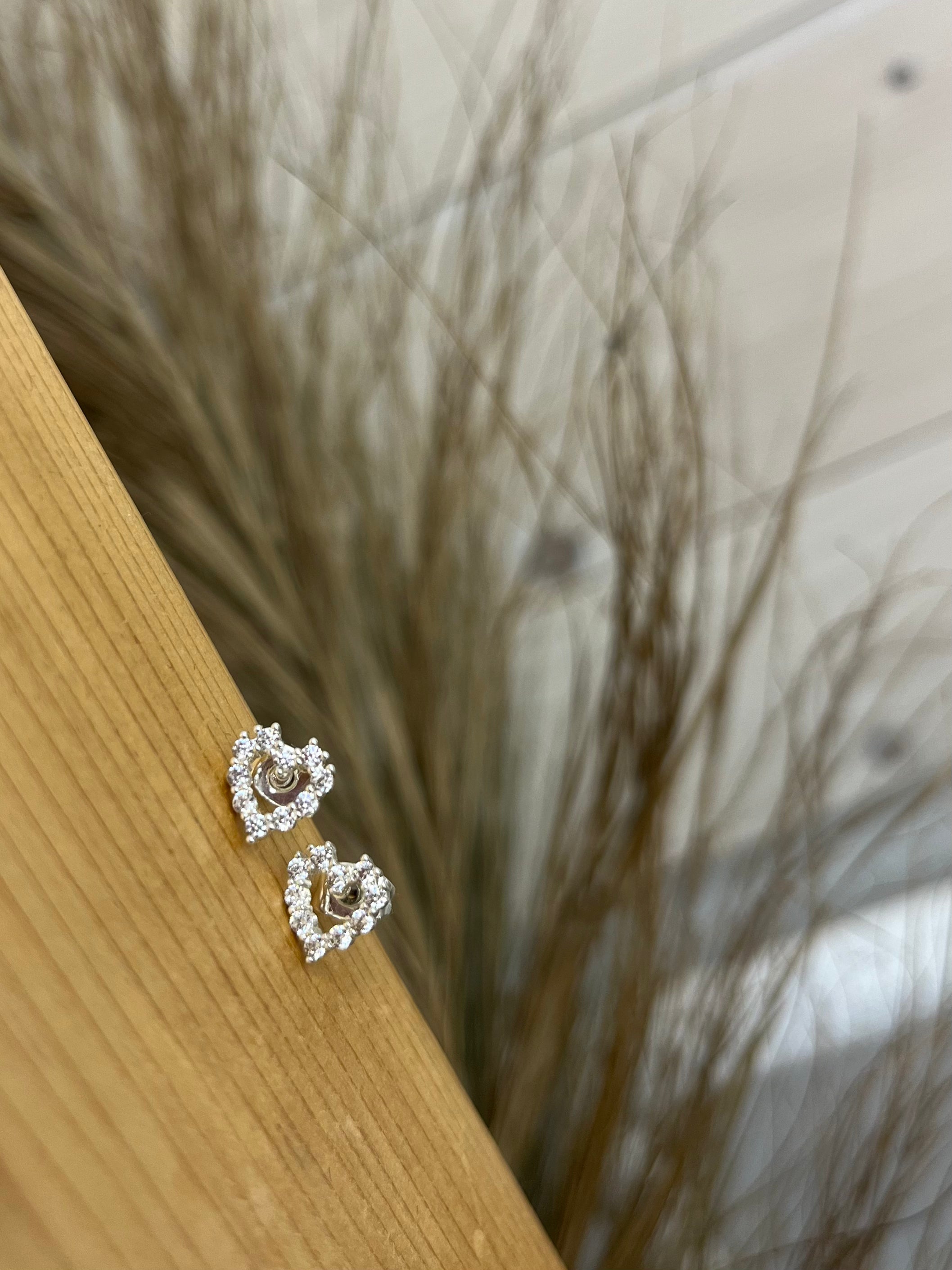 Crystal heart earring