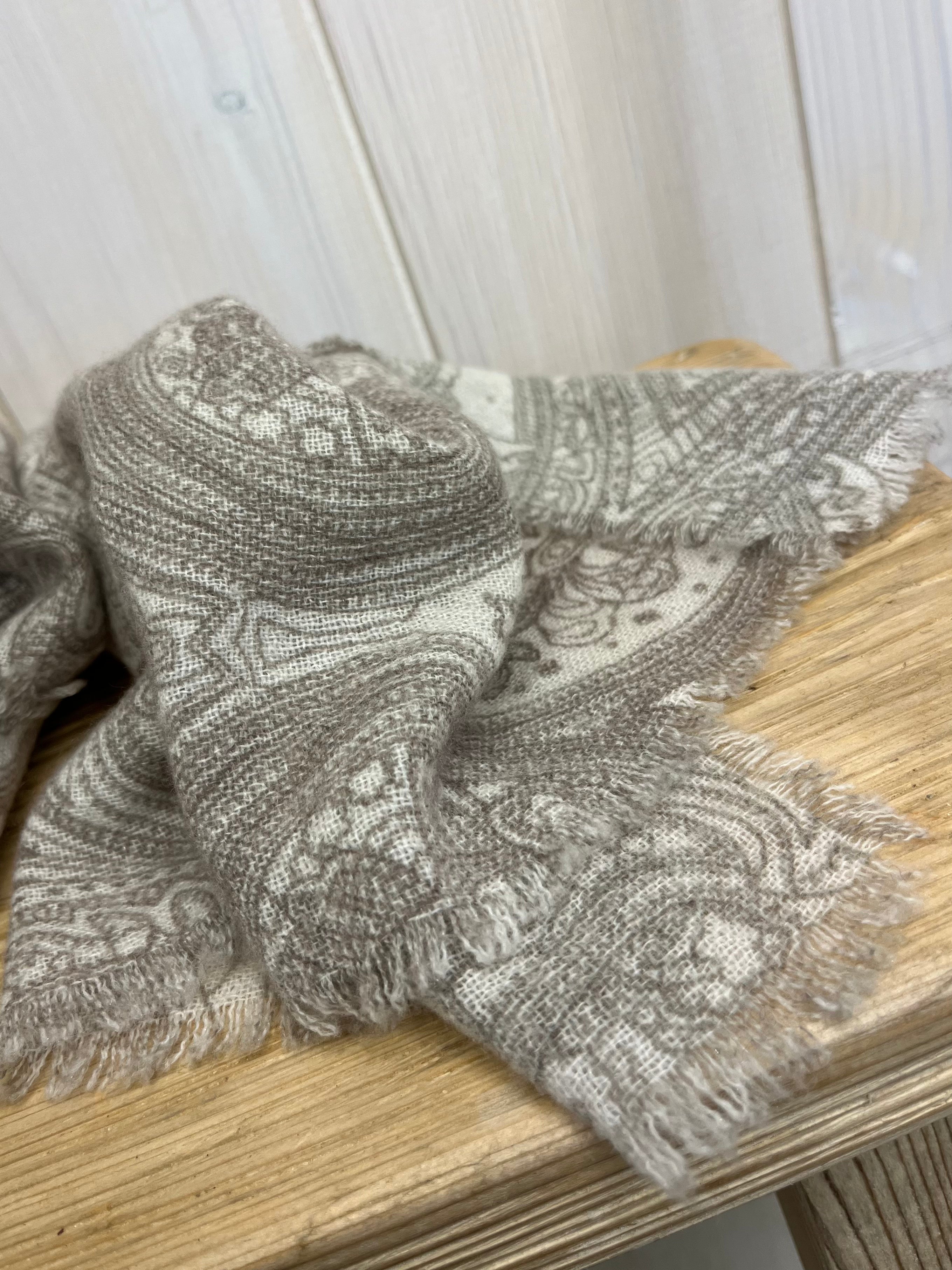 Luxury Cashmere Scarf: Mocha Paisley