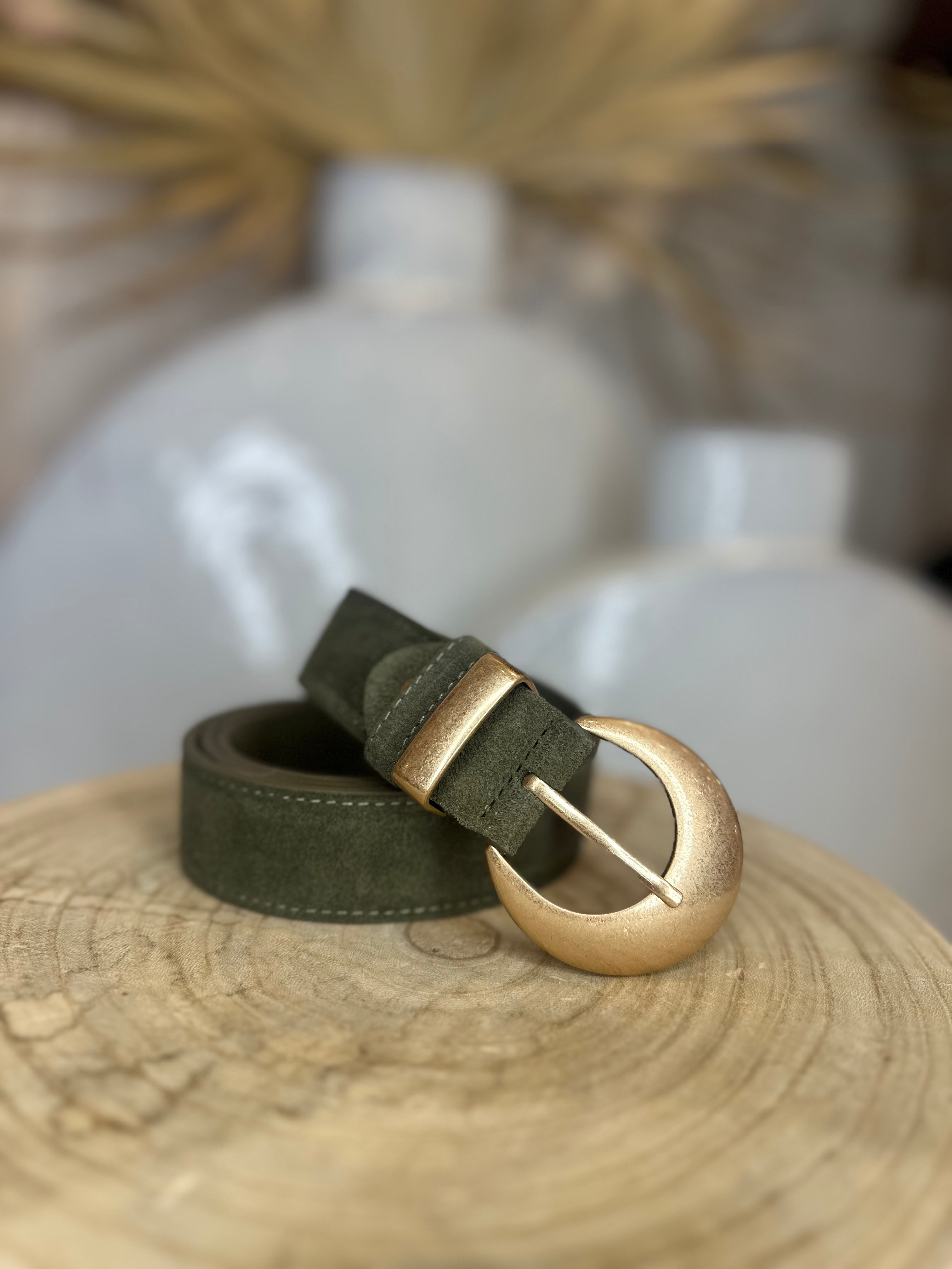 Chunky Buckle Suede Belt