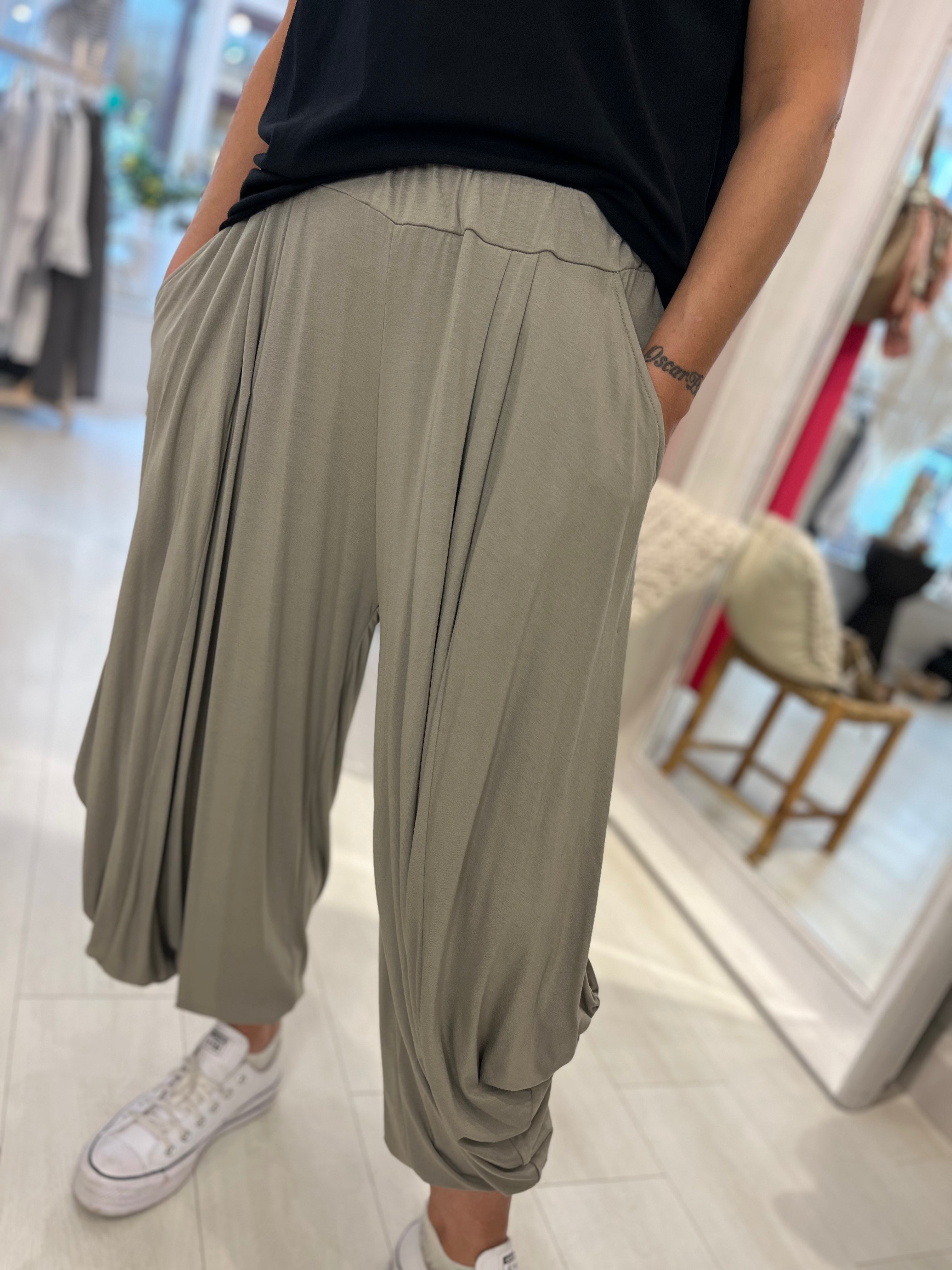 Fenna Hareem Trousers