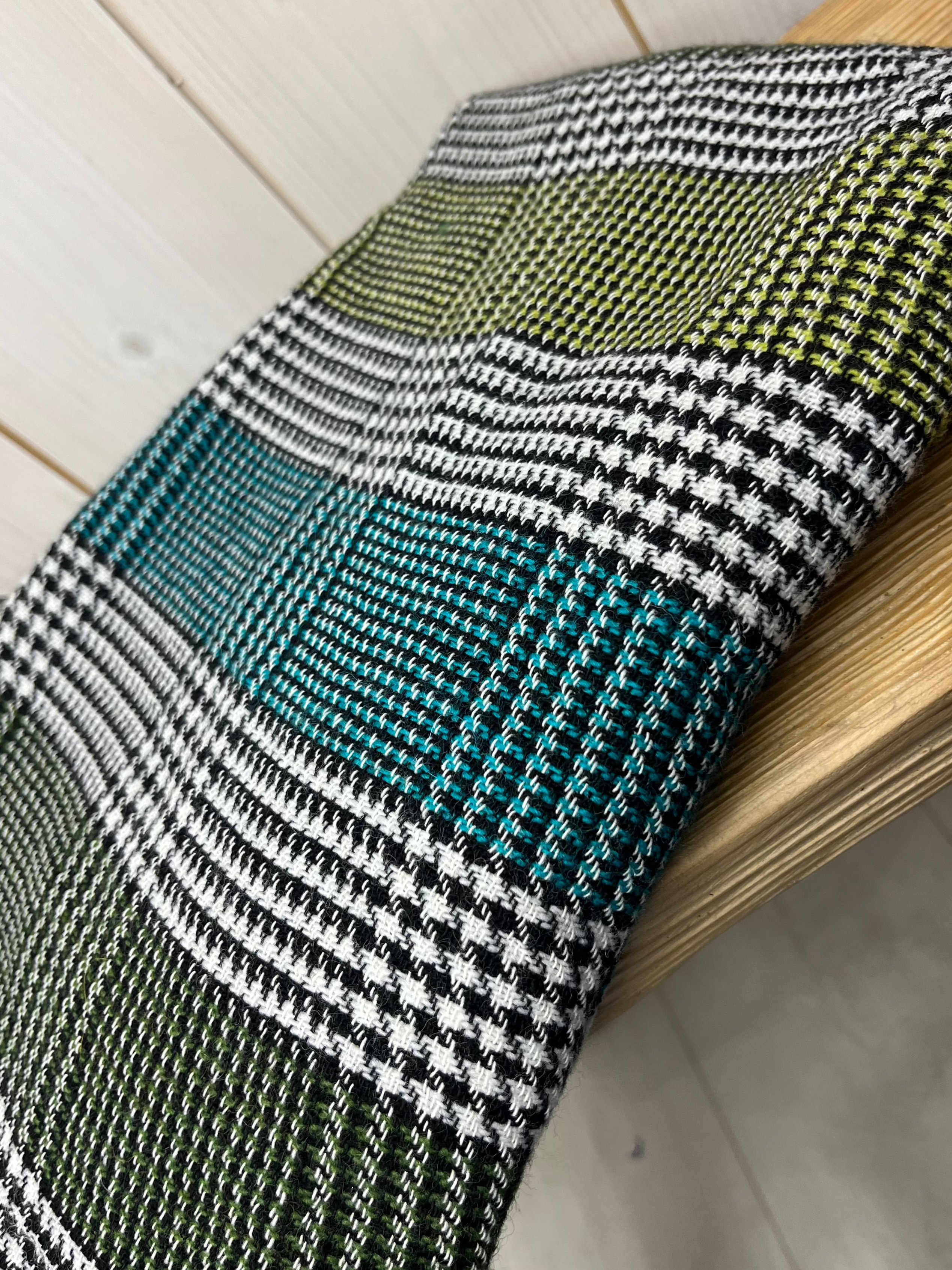 Classic Houndstooth Scarf