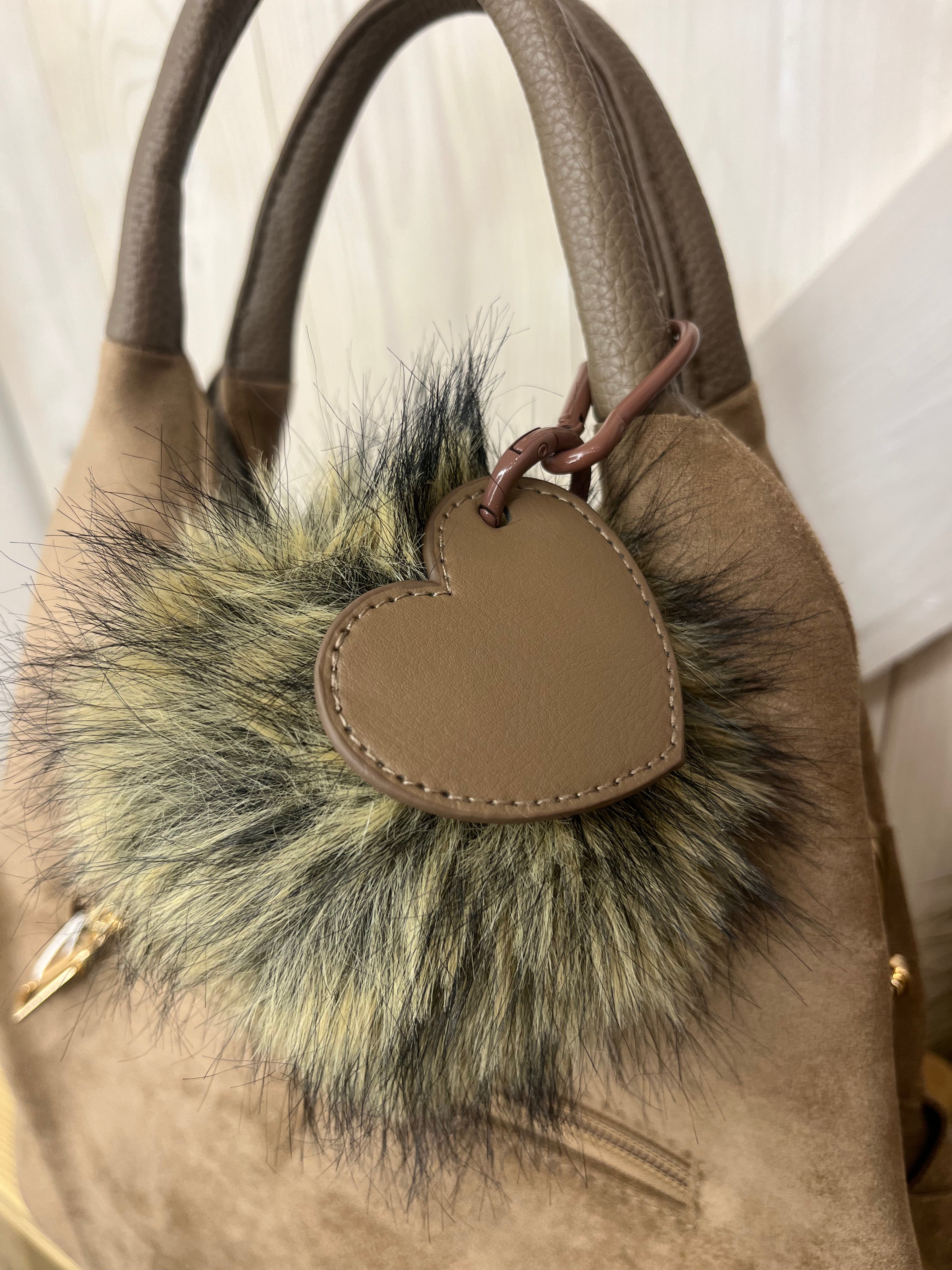 Fluffy Heart Bag Pom pom