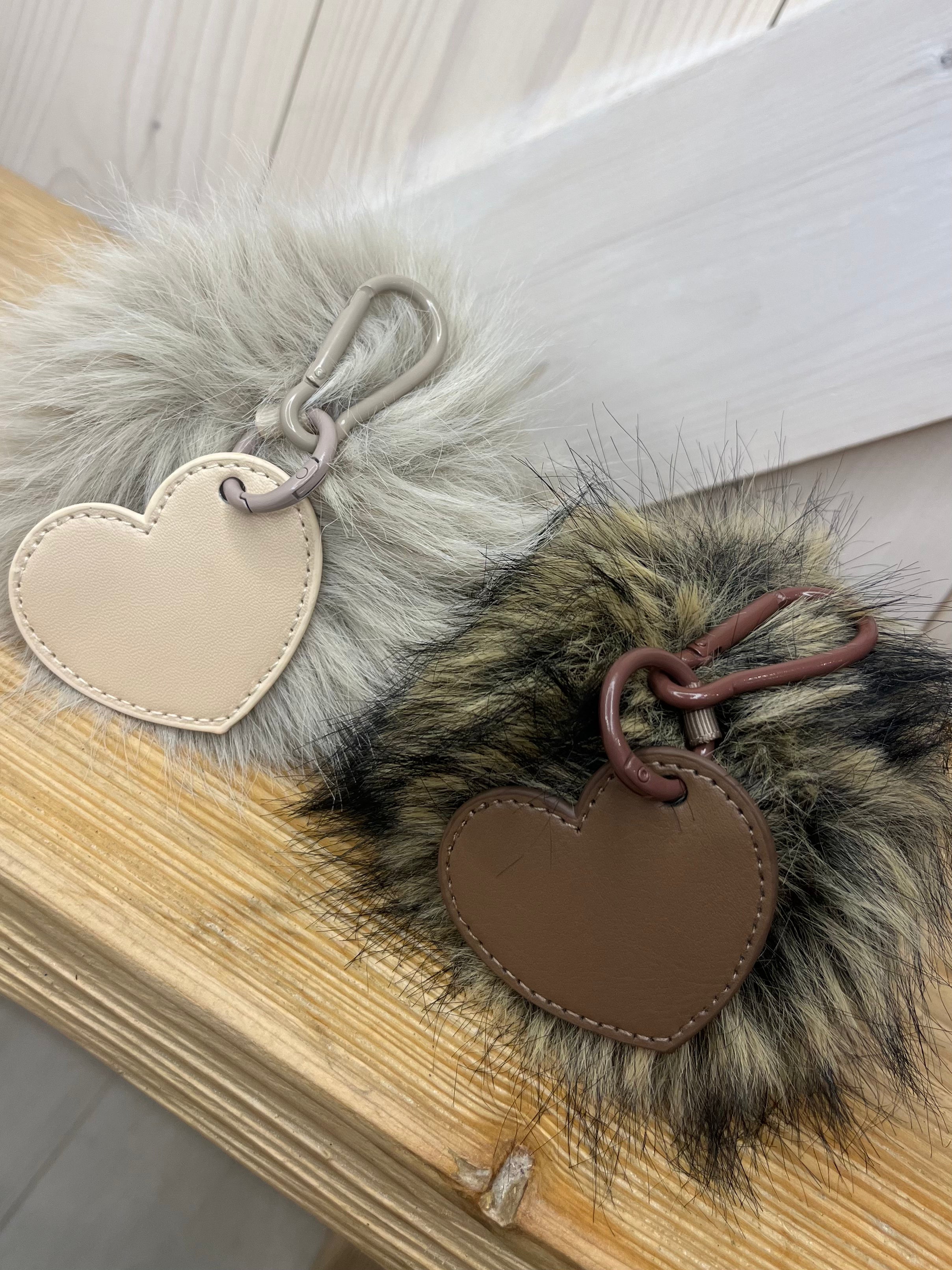 Fluffy Heart Bag Pom pom