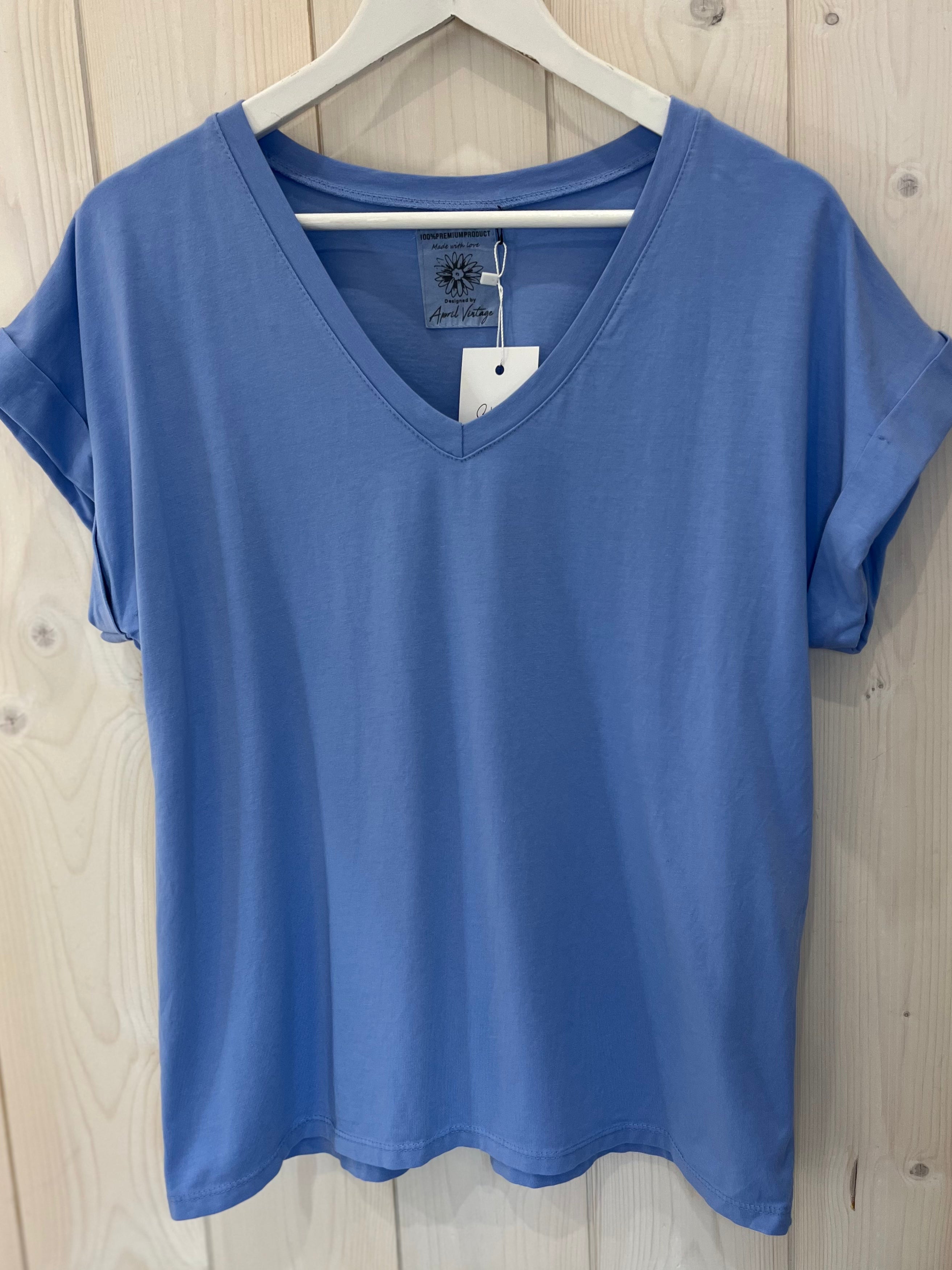 Vivie V-neck Tee