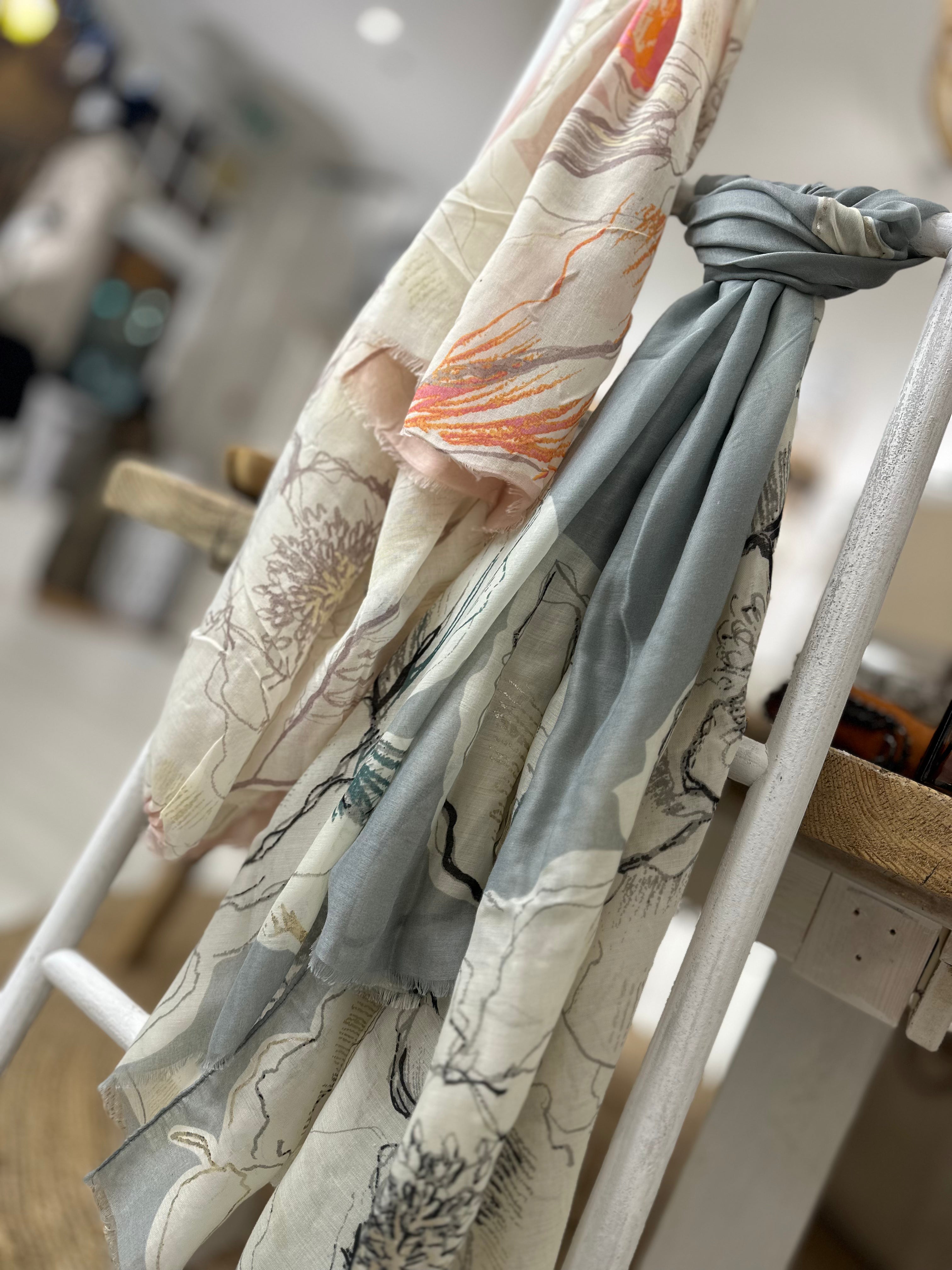 Graphic Floral Print Scarf