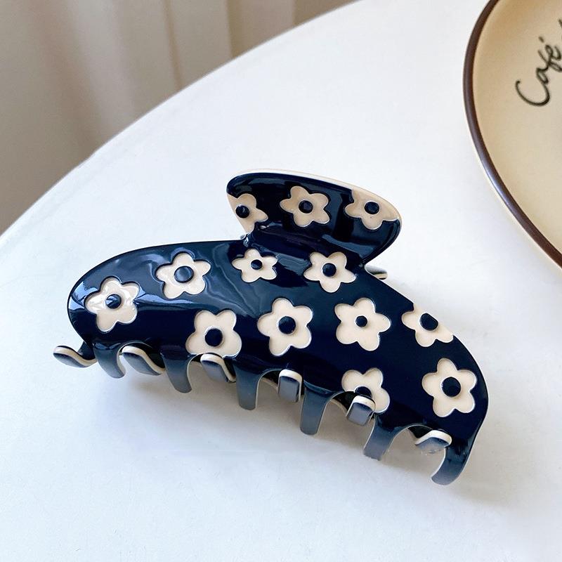 Rounded Flower Claw Clip