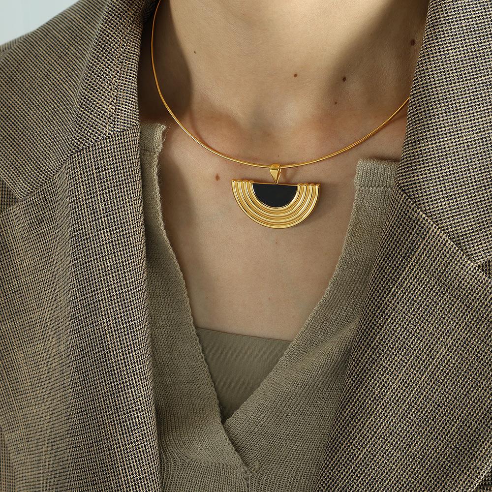 Circle chain necklace with semi circle pendant in gold