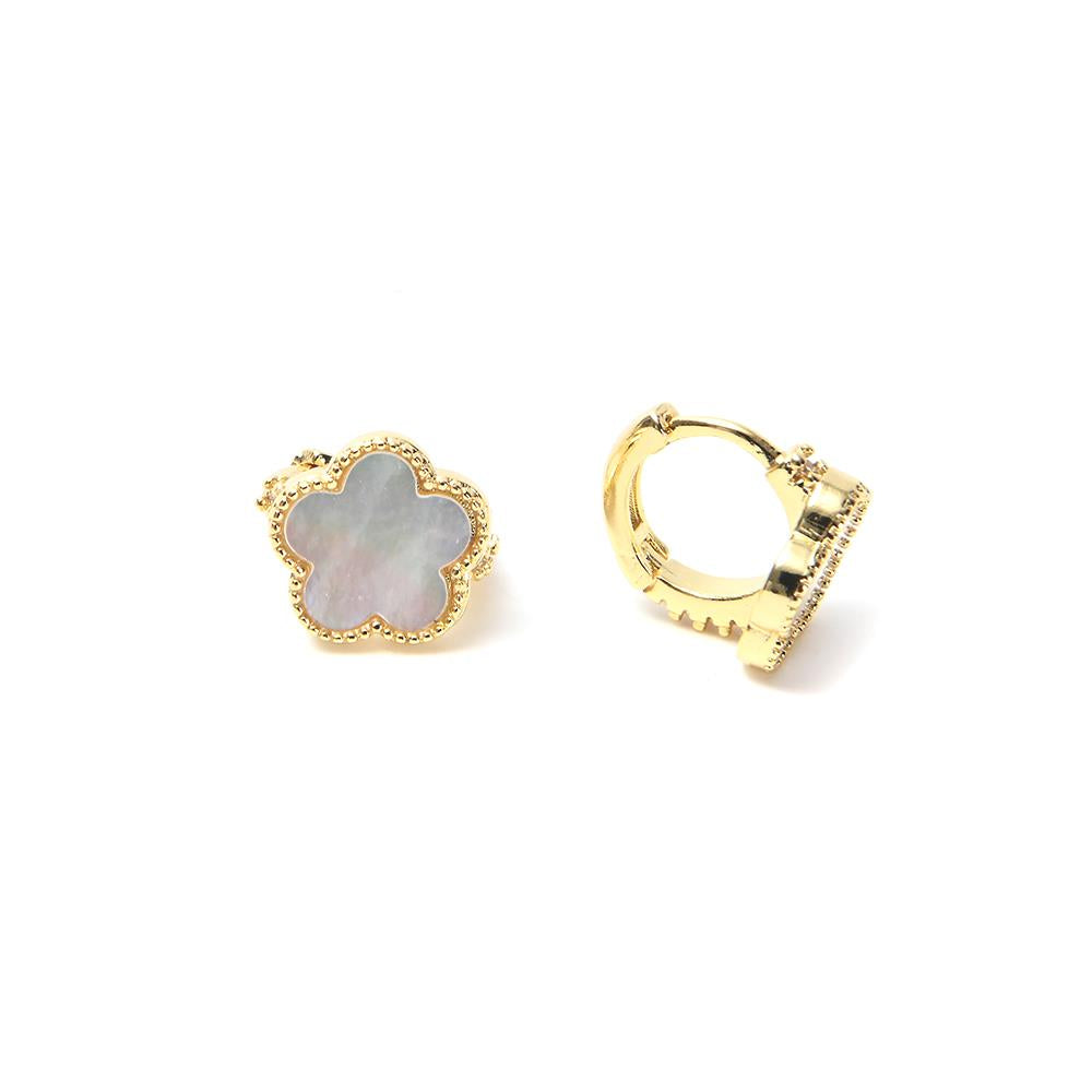 Flower huggie in mother of pearl