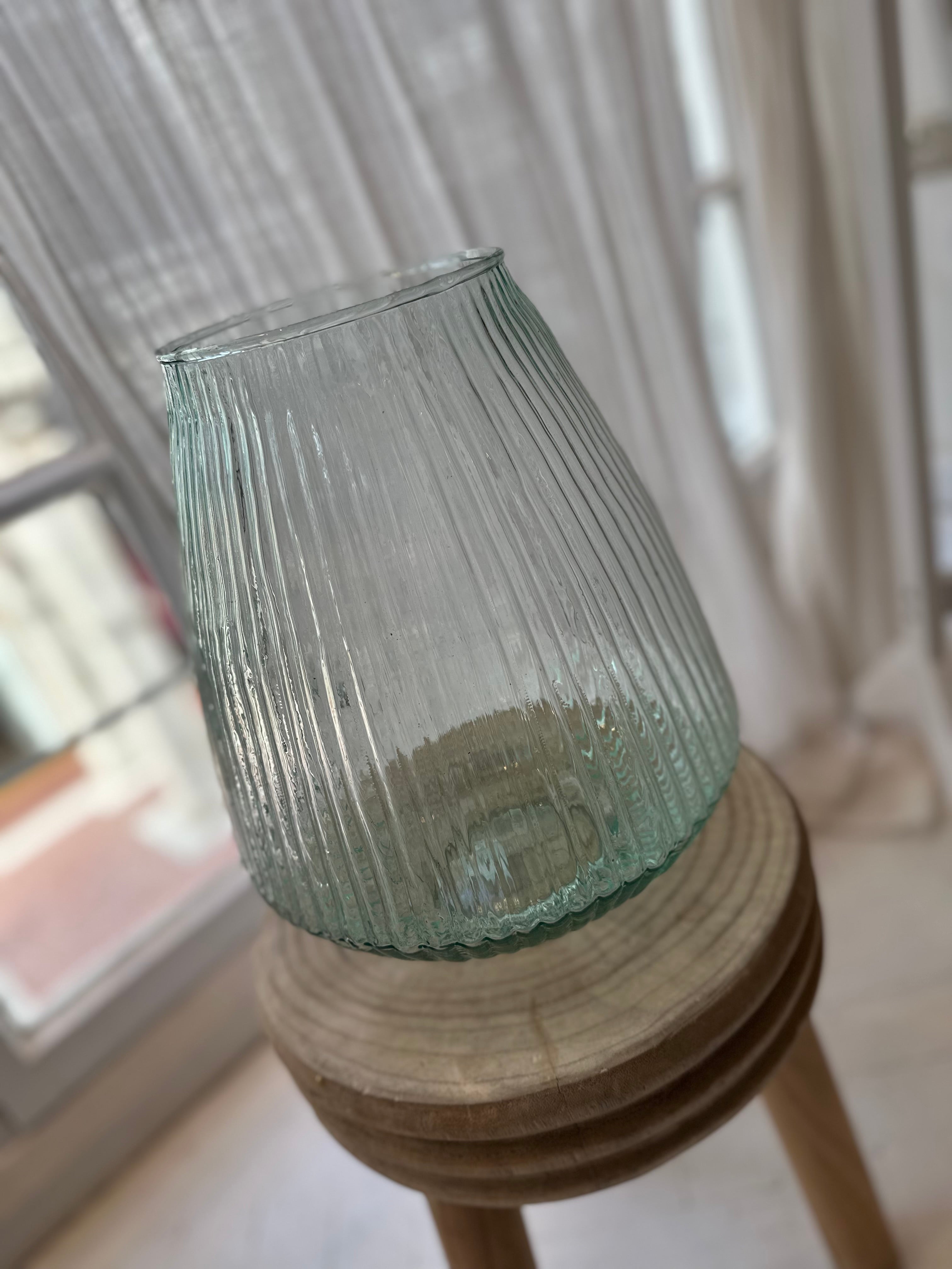 Hurricane Madrid glass vase