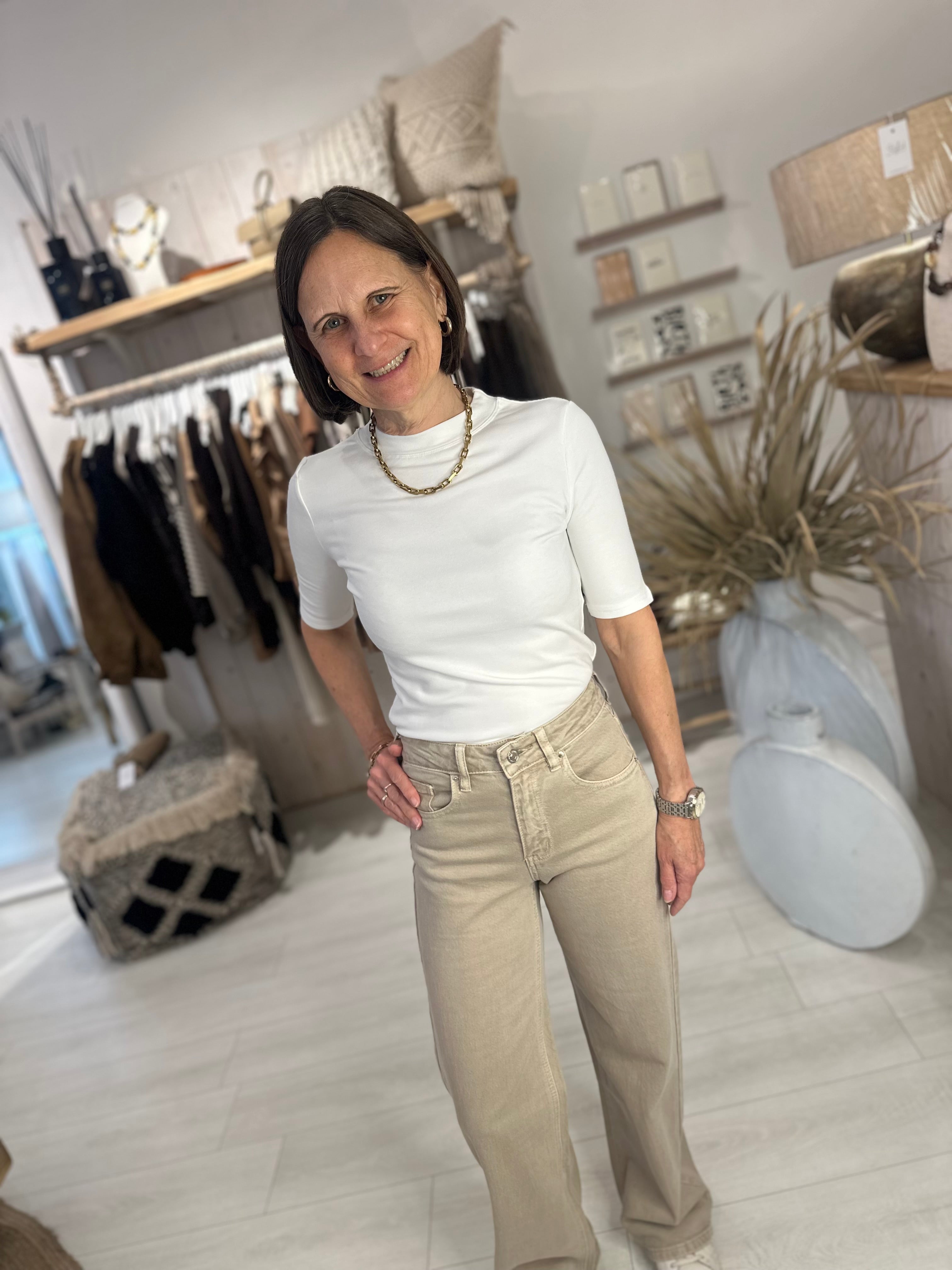 Jana Essential Tee