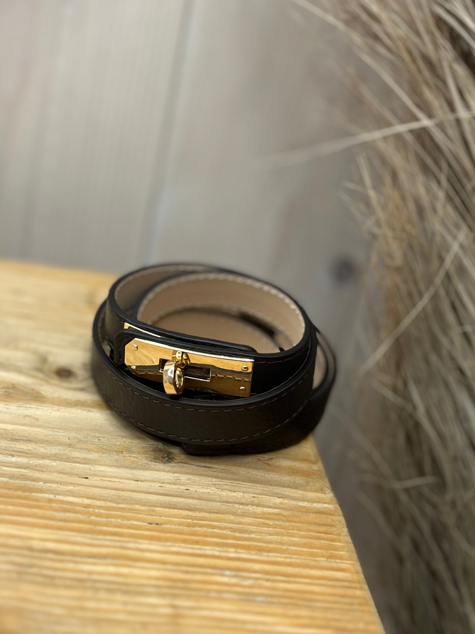 Twist Clasp Leather Belt