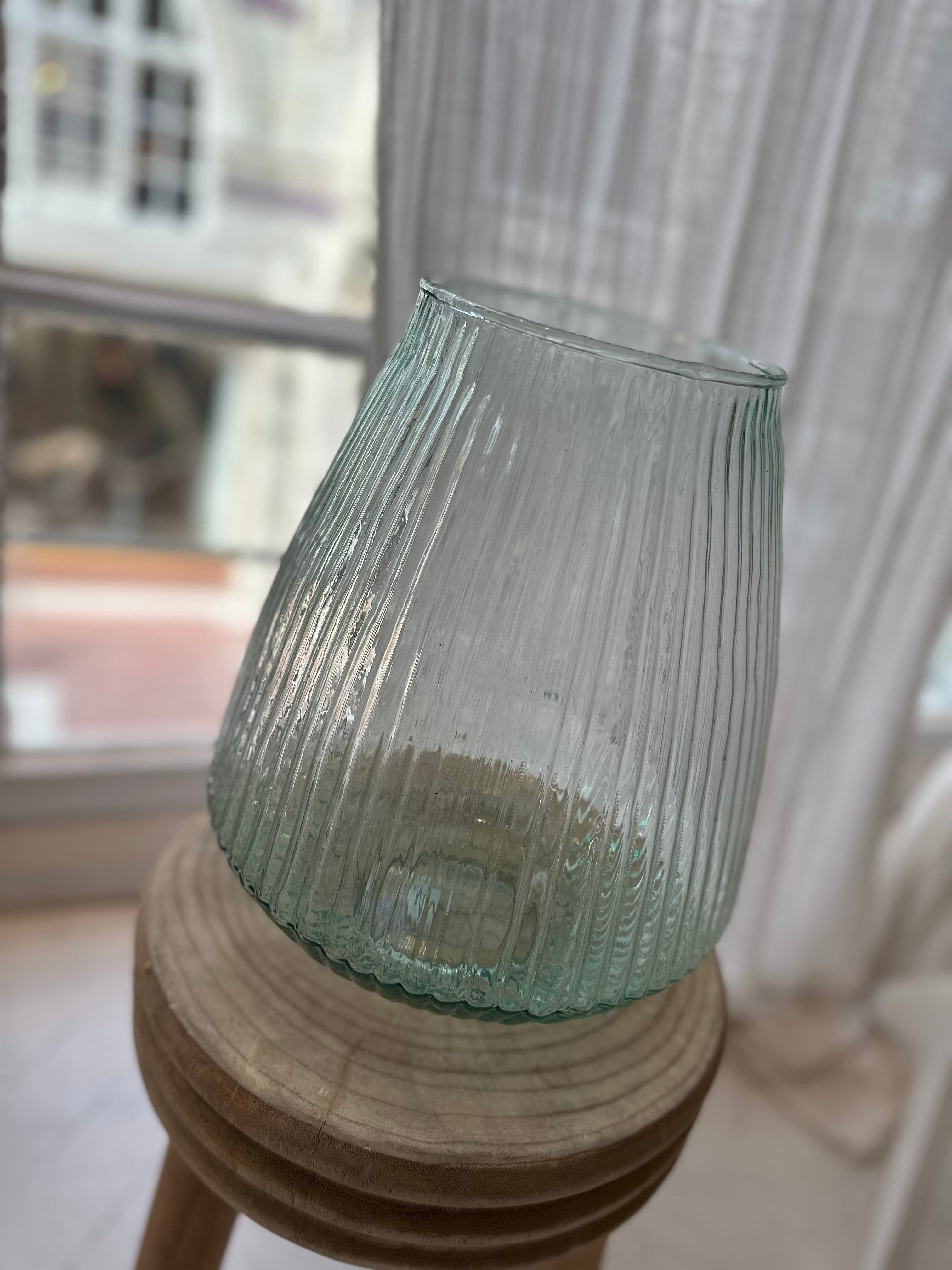 Hurricane Madrid glass vase