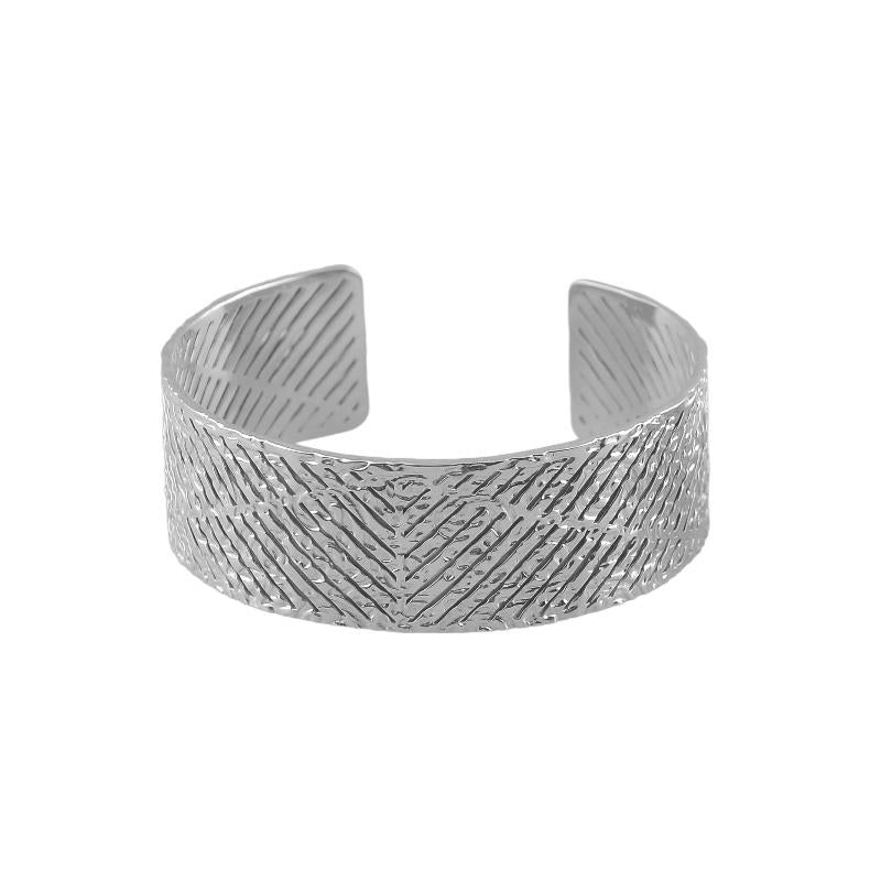Textured cuff in Silver