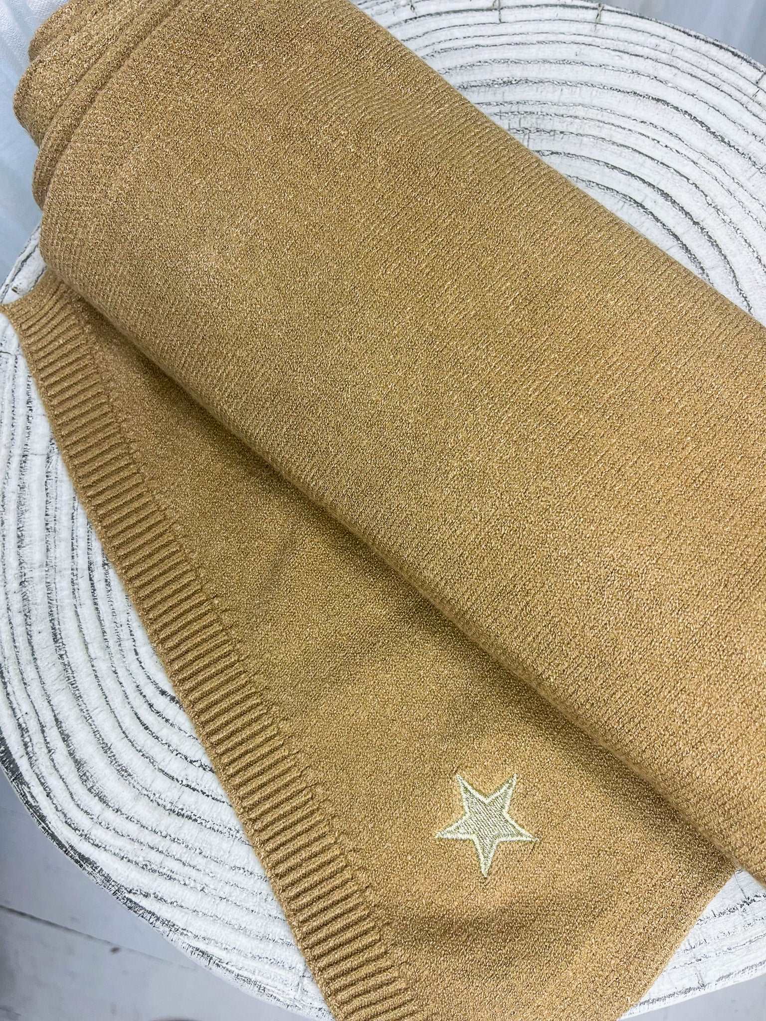 Star Embroidered Knit Scarf