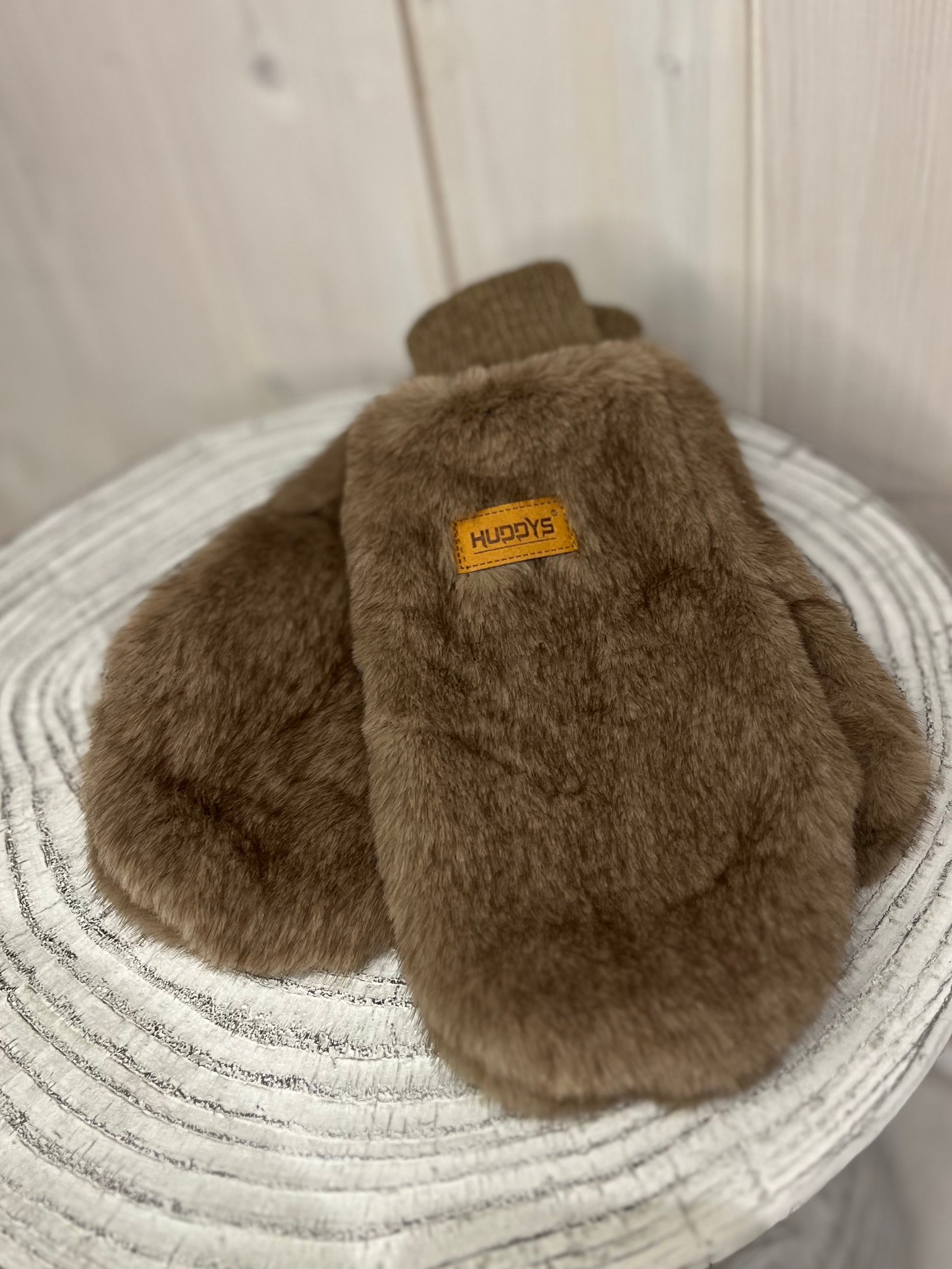 Freddie Faux Fur Mitten