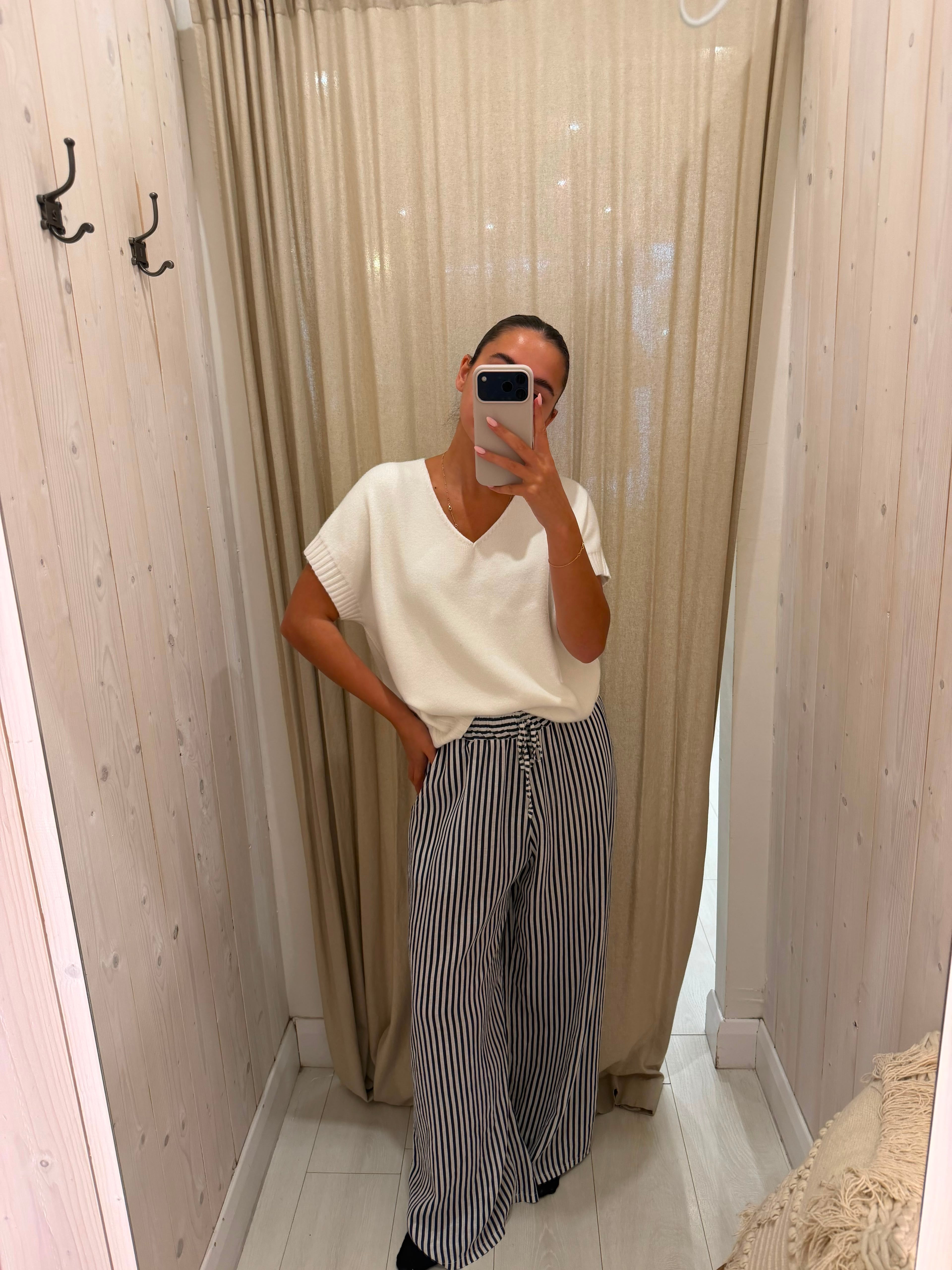 Polly V-Neck Knit