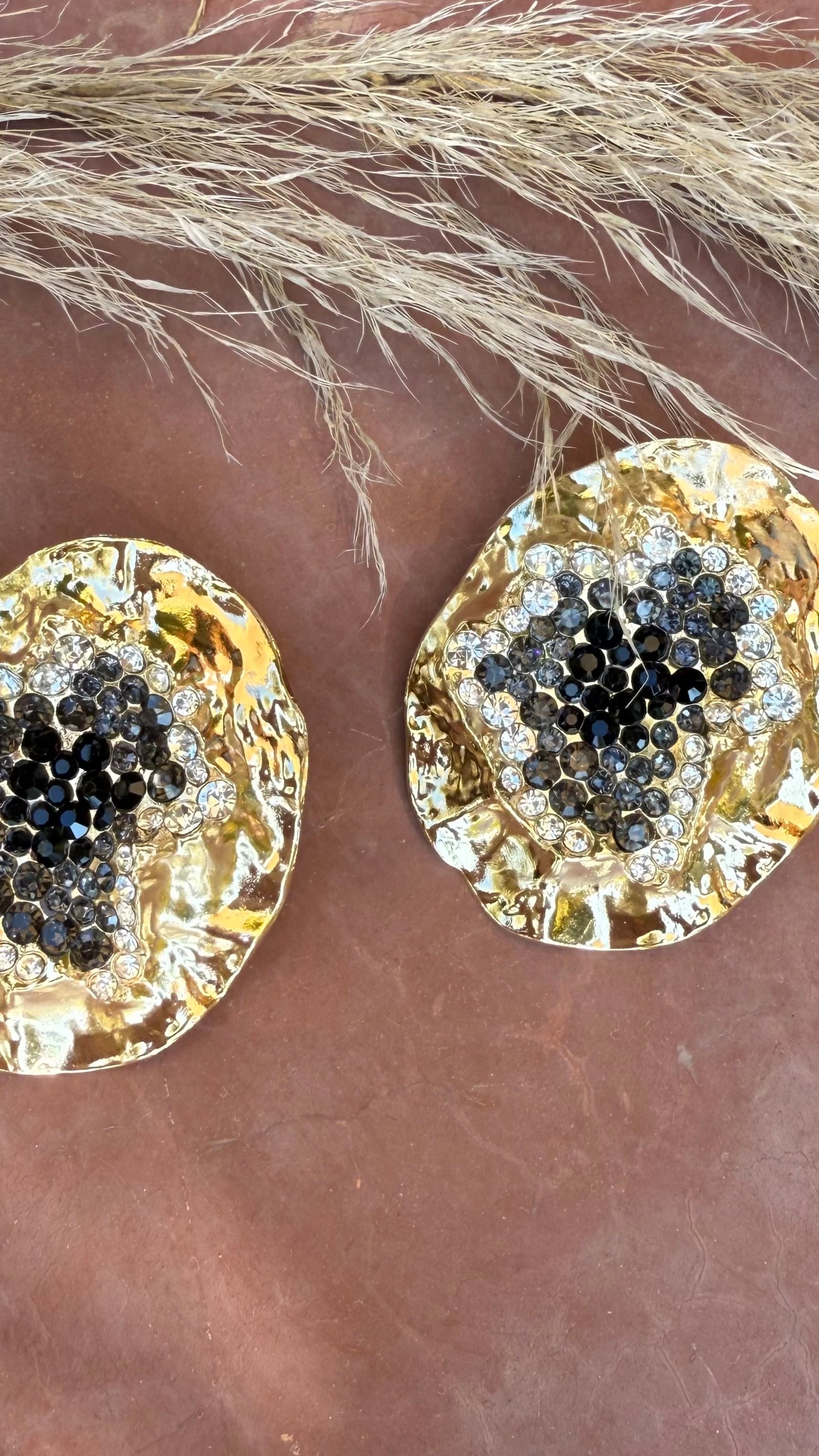 Aya Large Crest Earrings