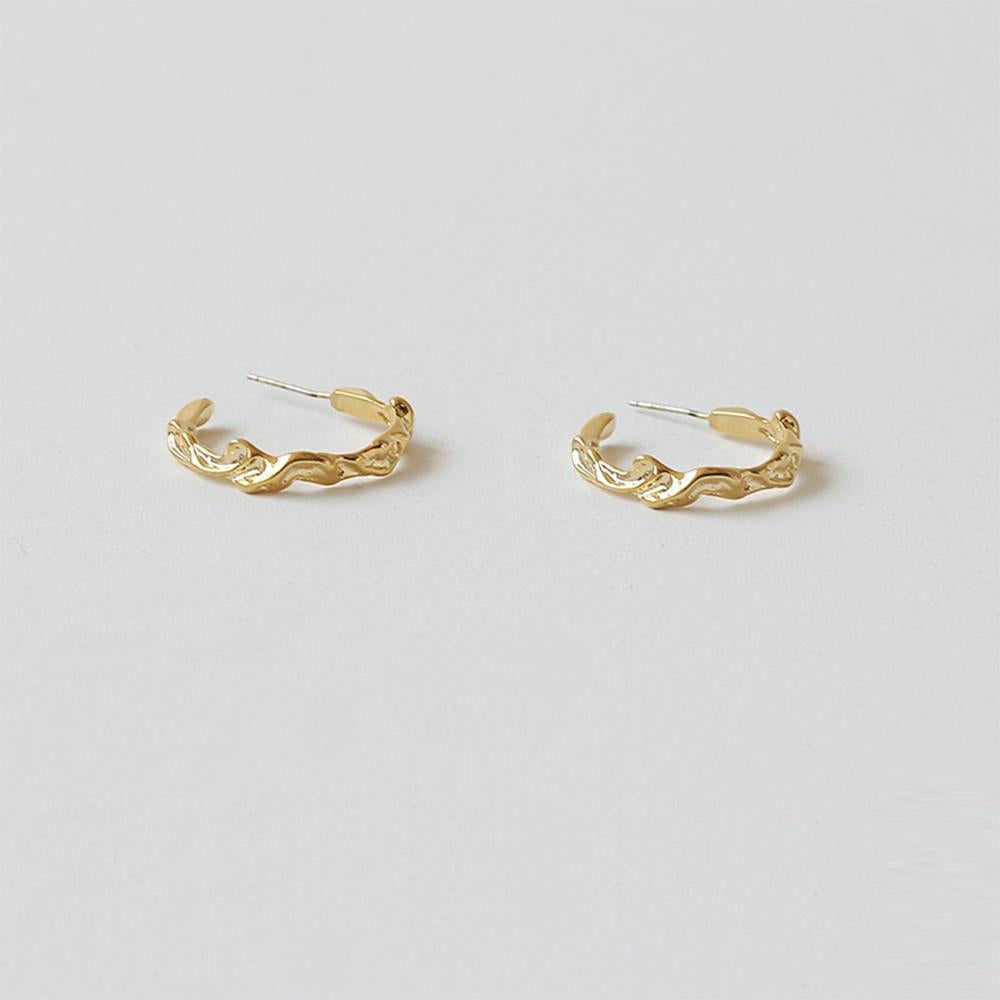 Misshape hoop earring
