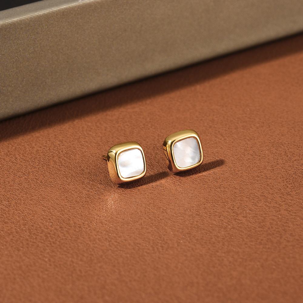 Squared shell earring