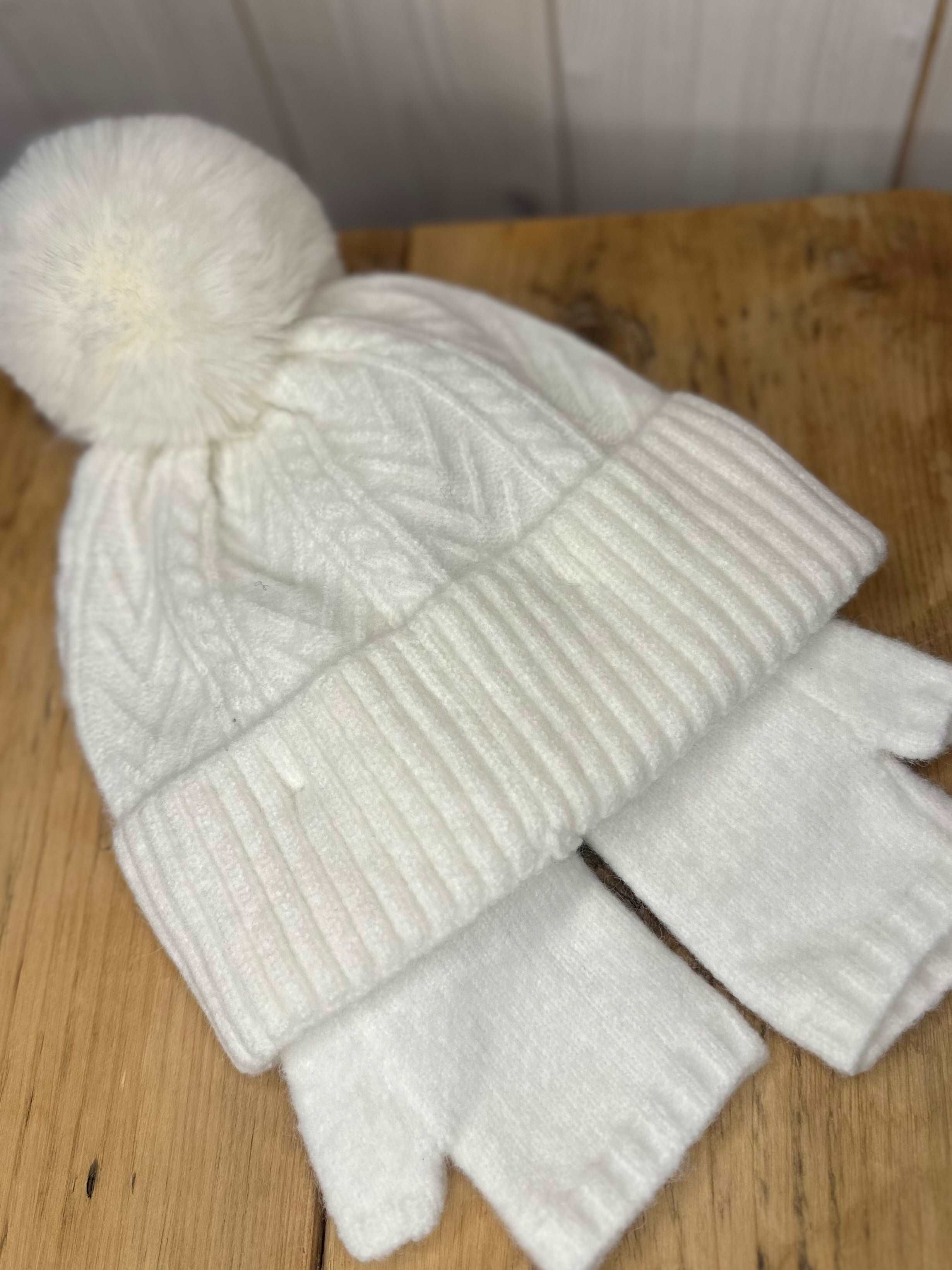 Cashmere blend hat & mittens