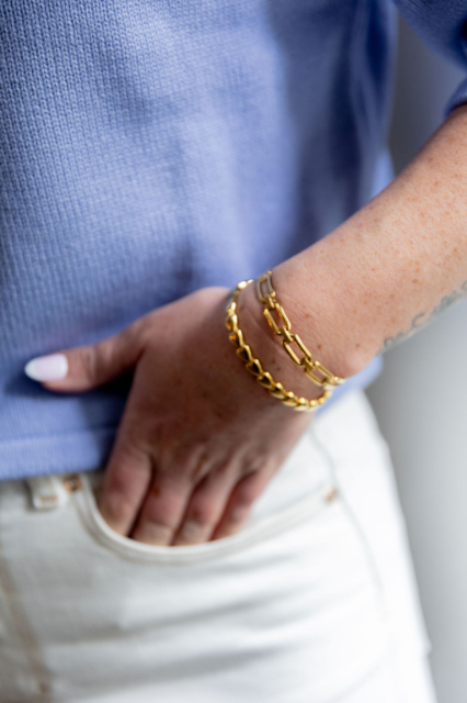 Chain link gold bangle