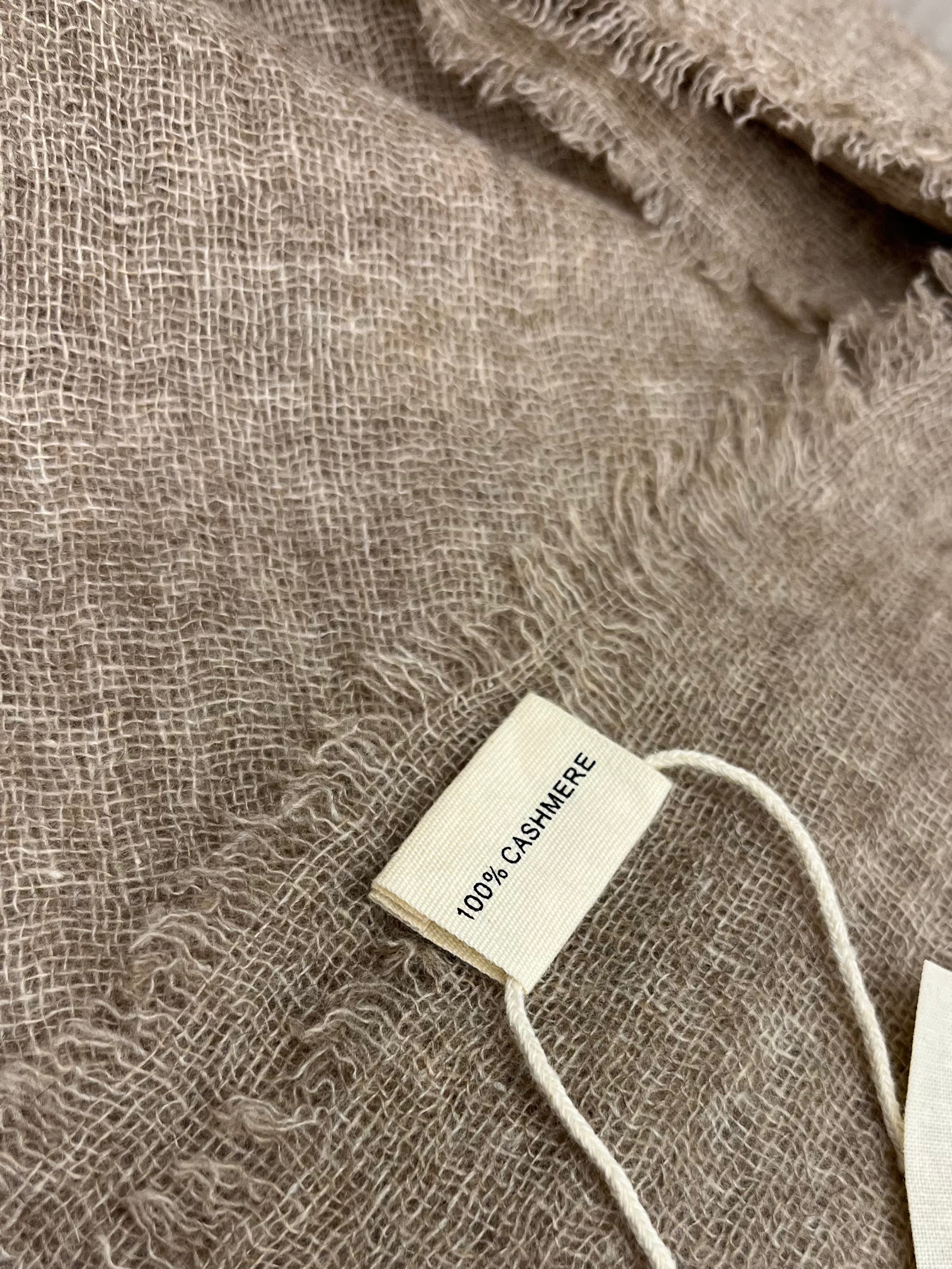 Luxury Cashmere Scarf: Mocha