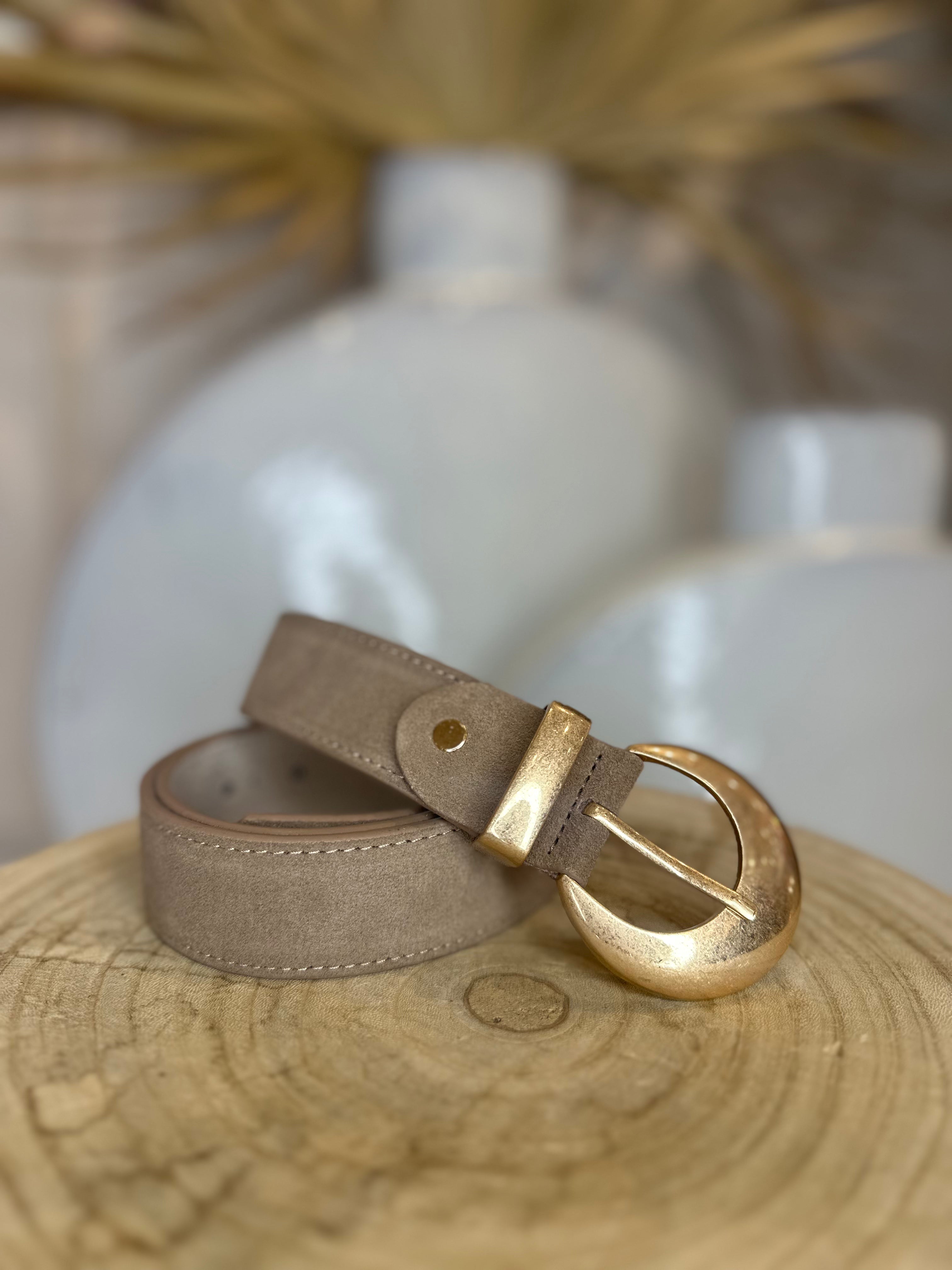 Chunky Buckle Suede Belt