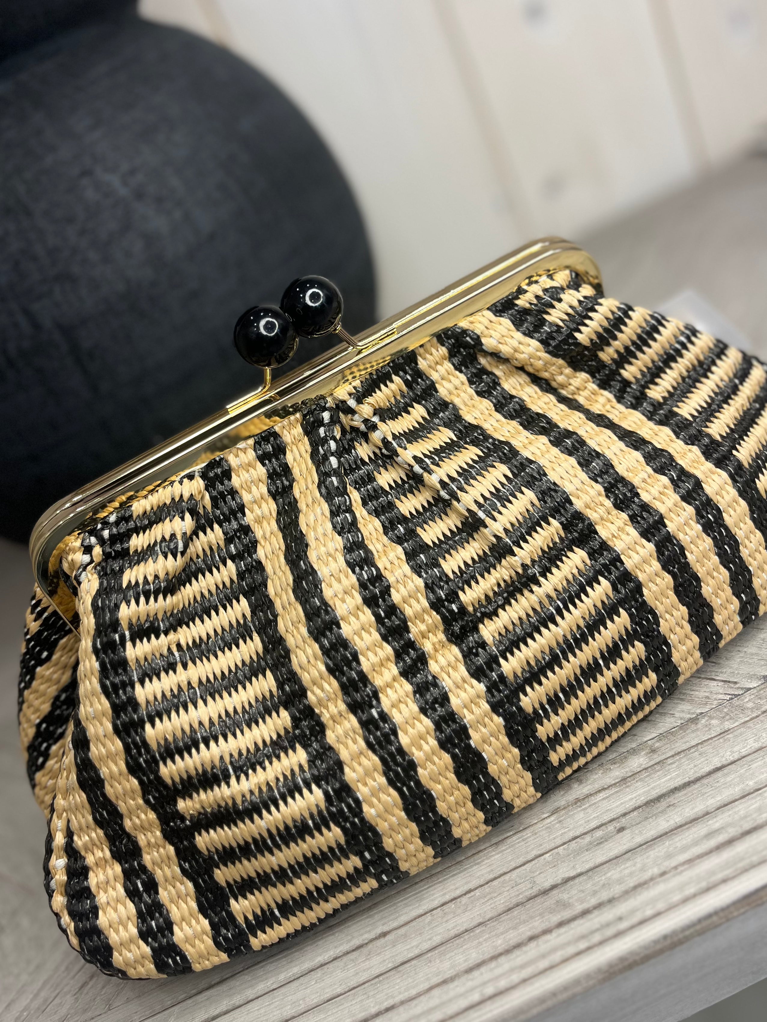 Lovina Clutch