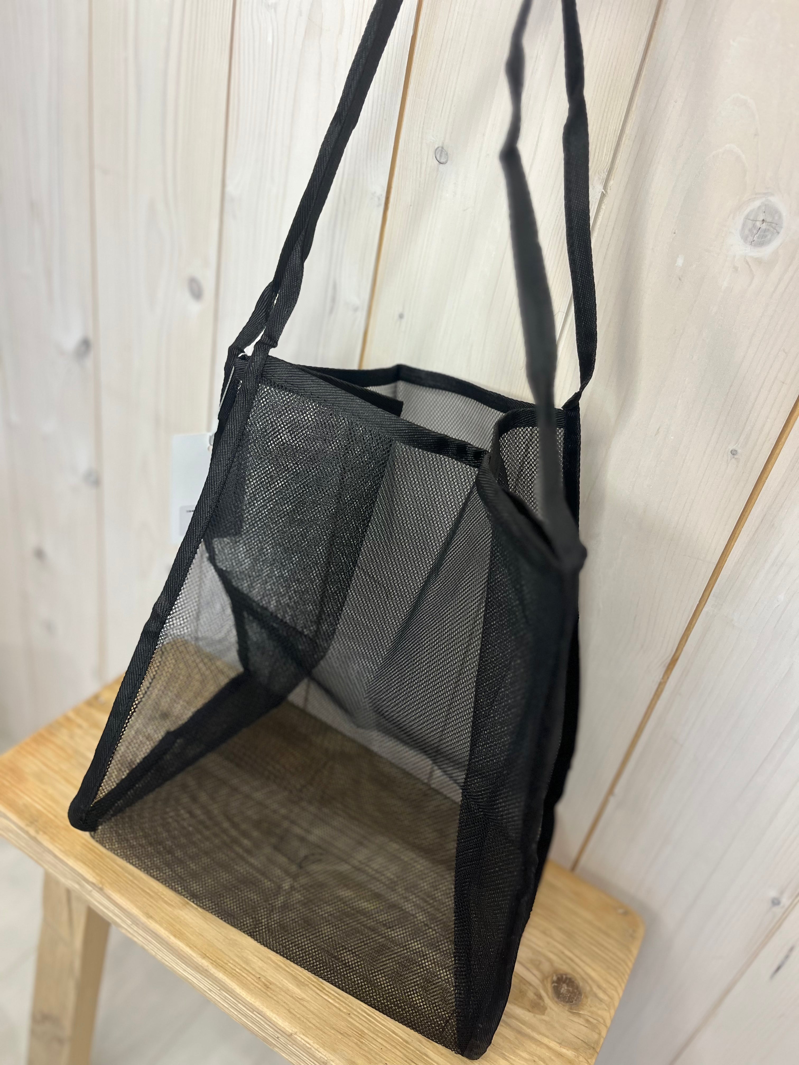 Mesh Shoulder Bag: Black