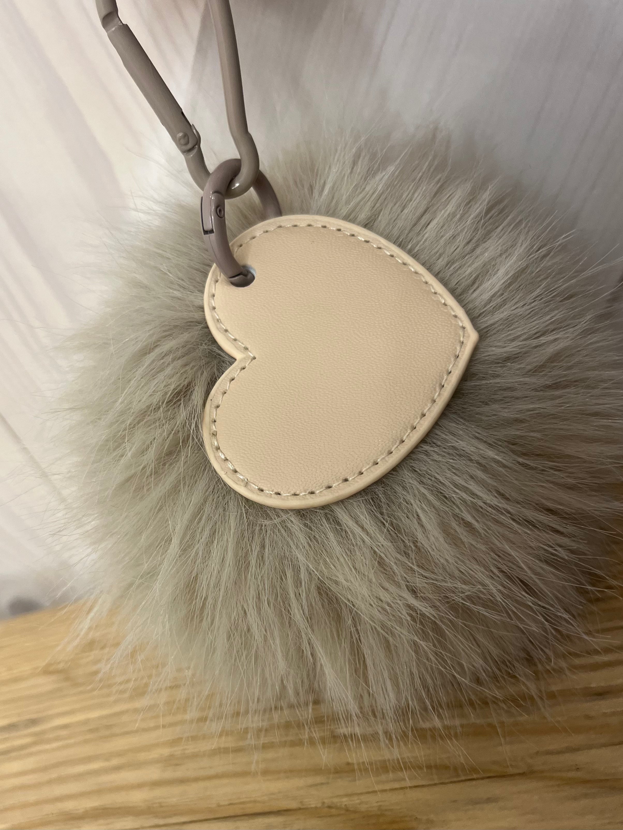 Fluffy Heart Bag Pom pom