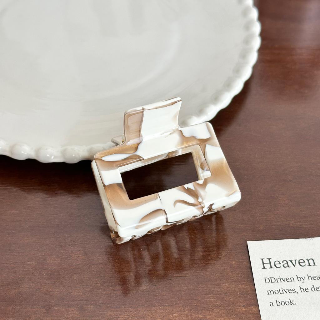 Mid Size Resin Claw Clip