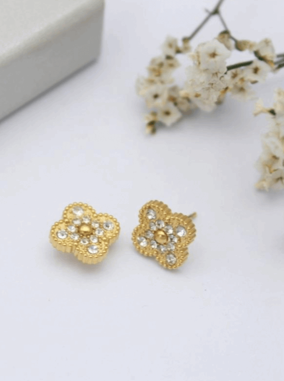 Cubic Zirconia clover earring in gold & clear