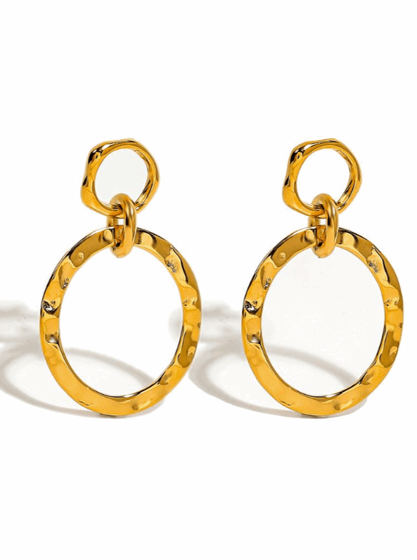 Linked hoop earring in hammered gold