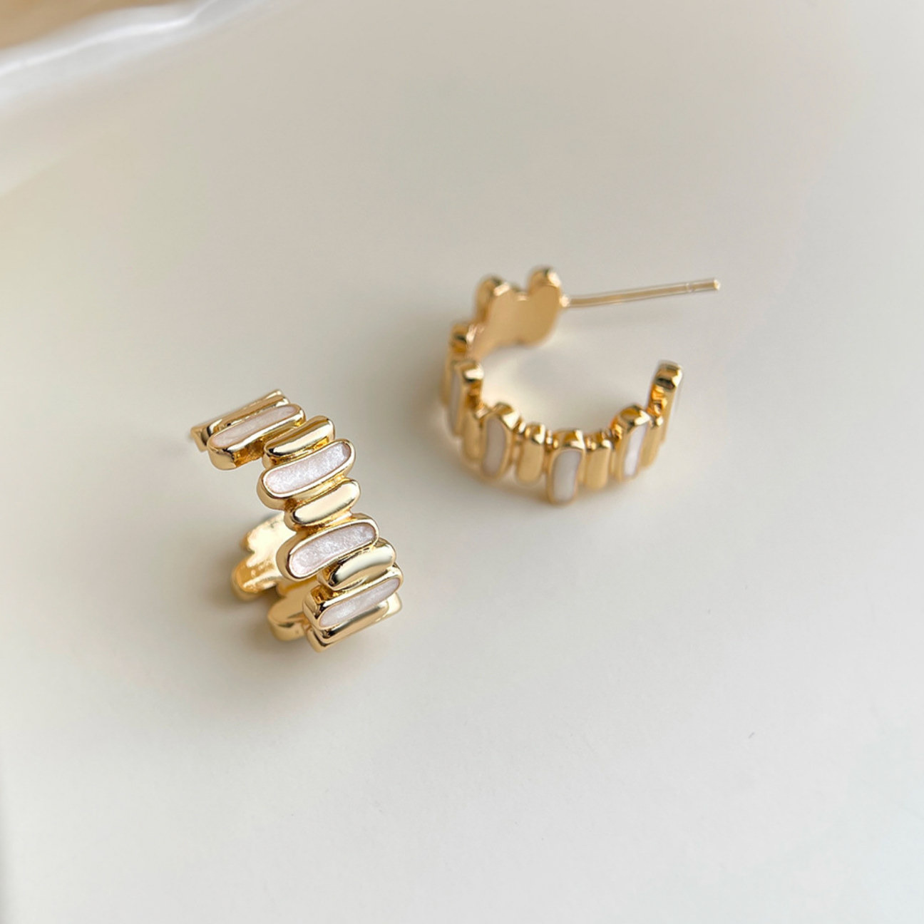 Sculpted hoops